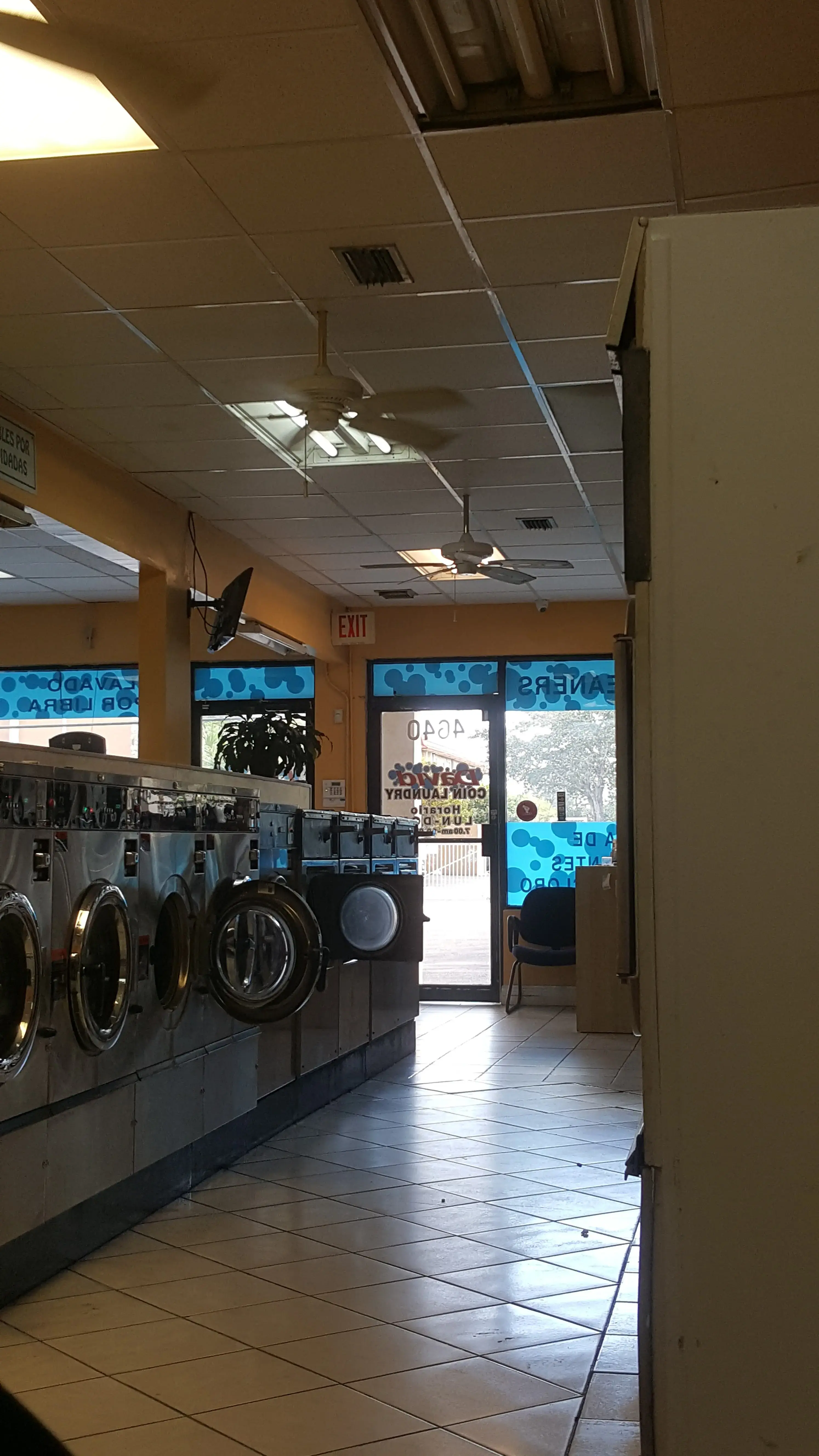Hialeah Coin Laundry - Image 11