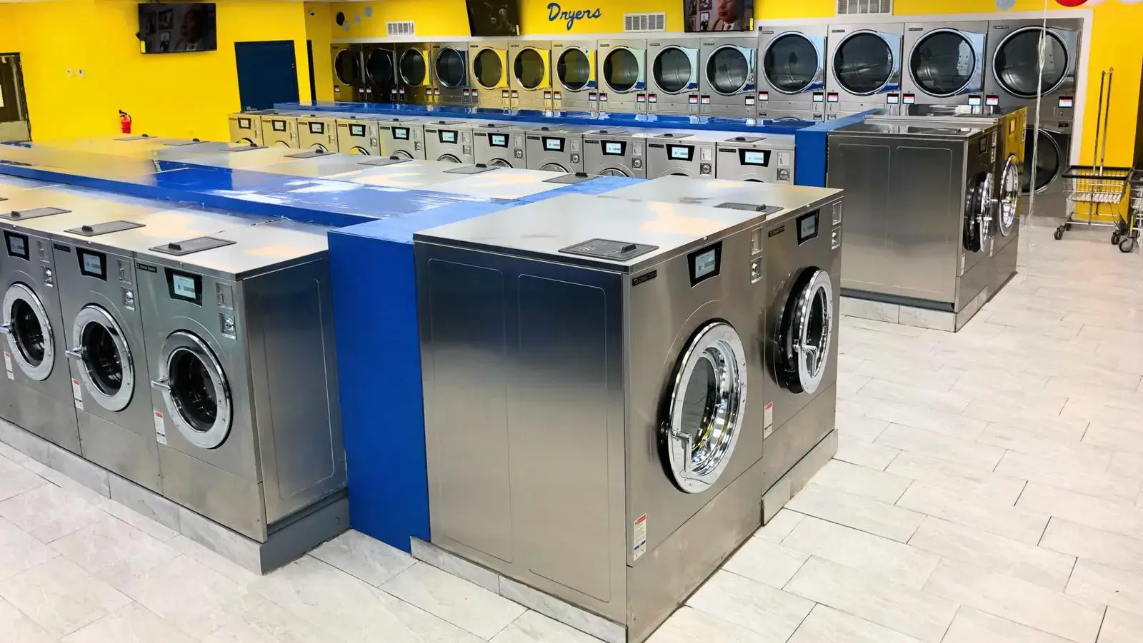 Hialeah Laundromat - Image 1