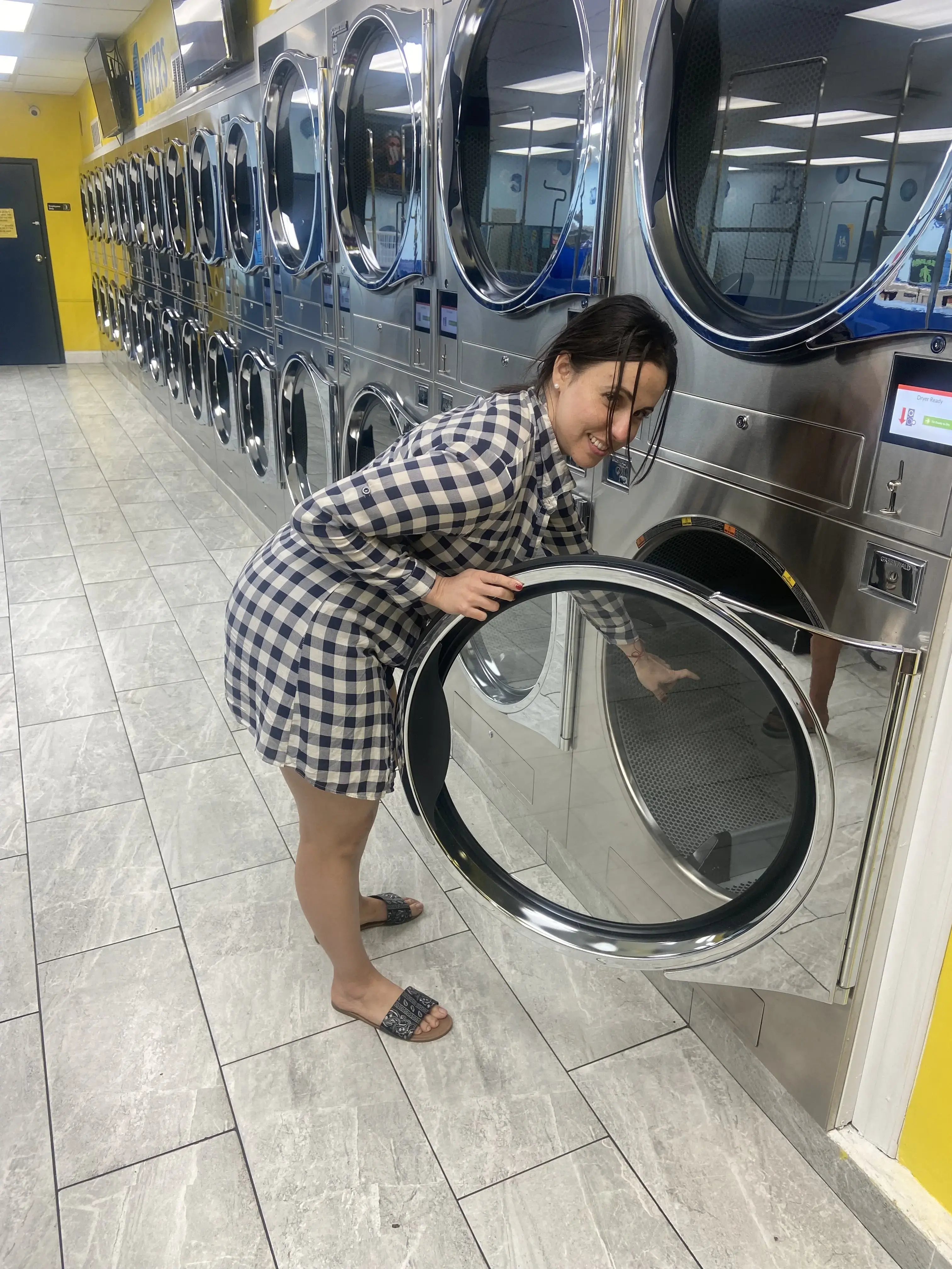 Hialeah Laundromat thumbnail 10