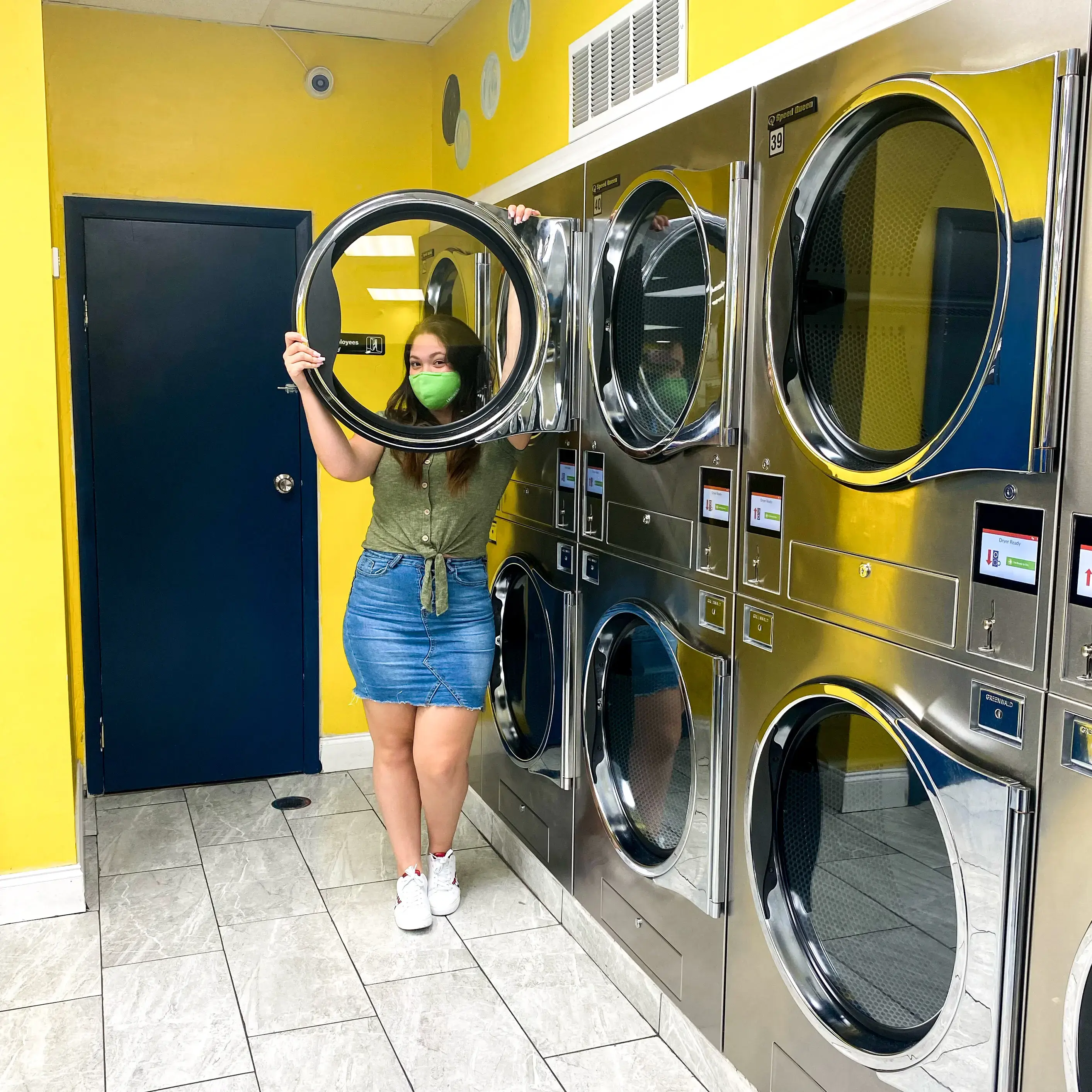 Hialeah Laundromat thumbnail 12