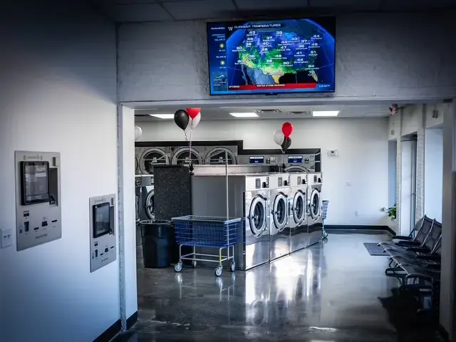 High Line Laundry - Image 19