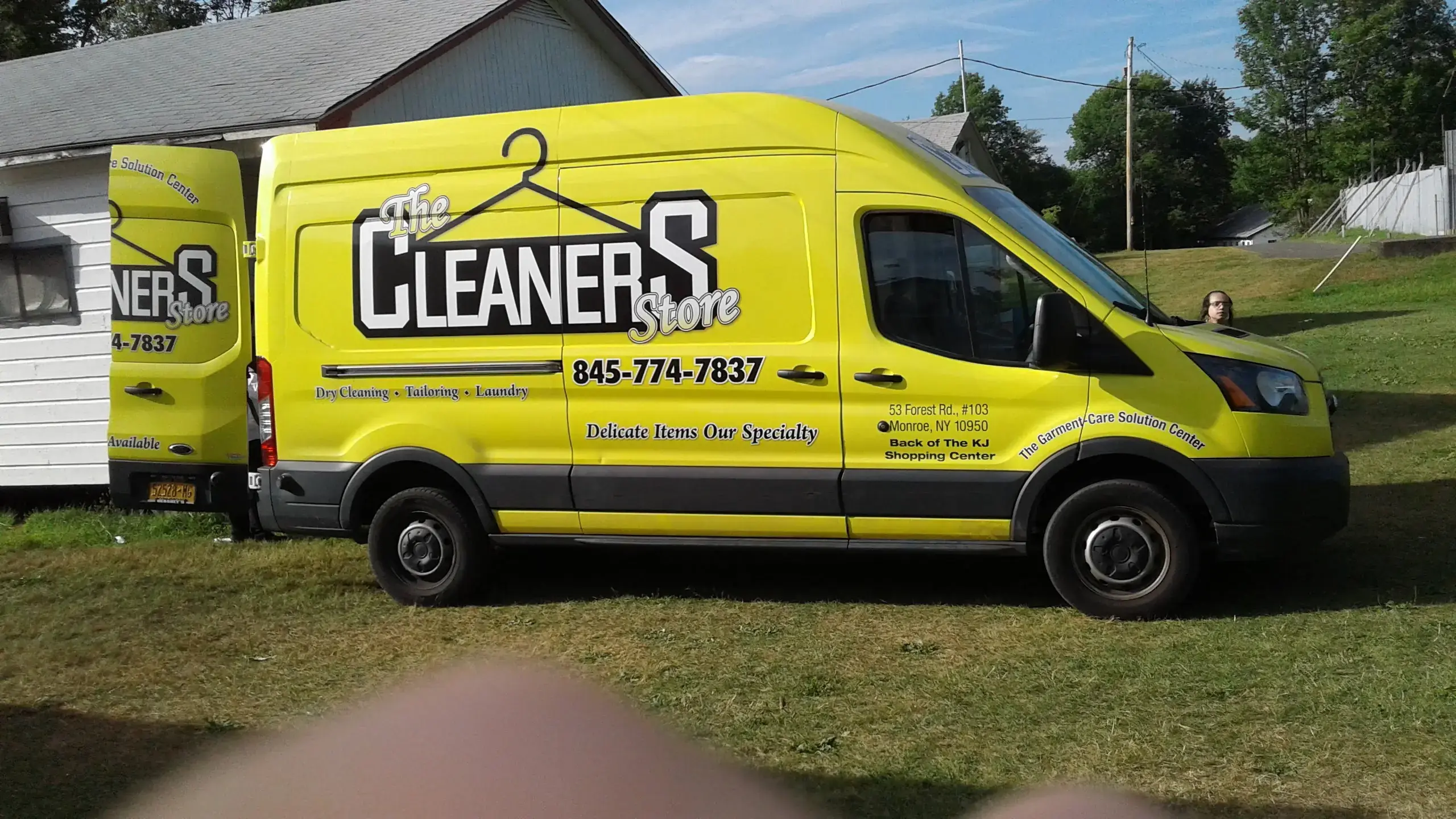 High Quality Cleaners of KJ Inc. thumbnail 1