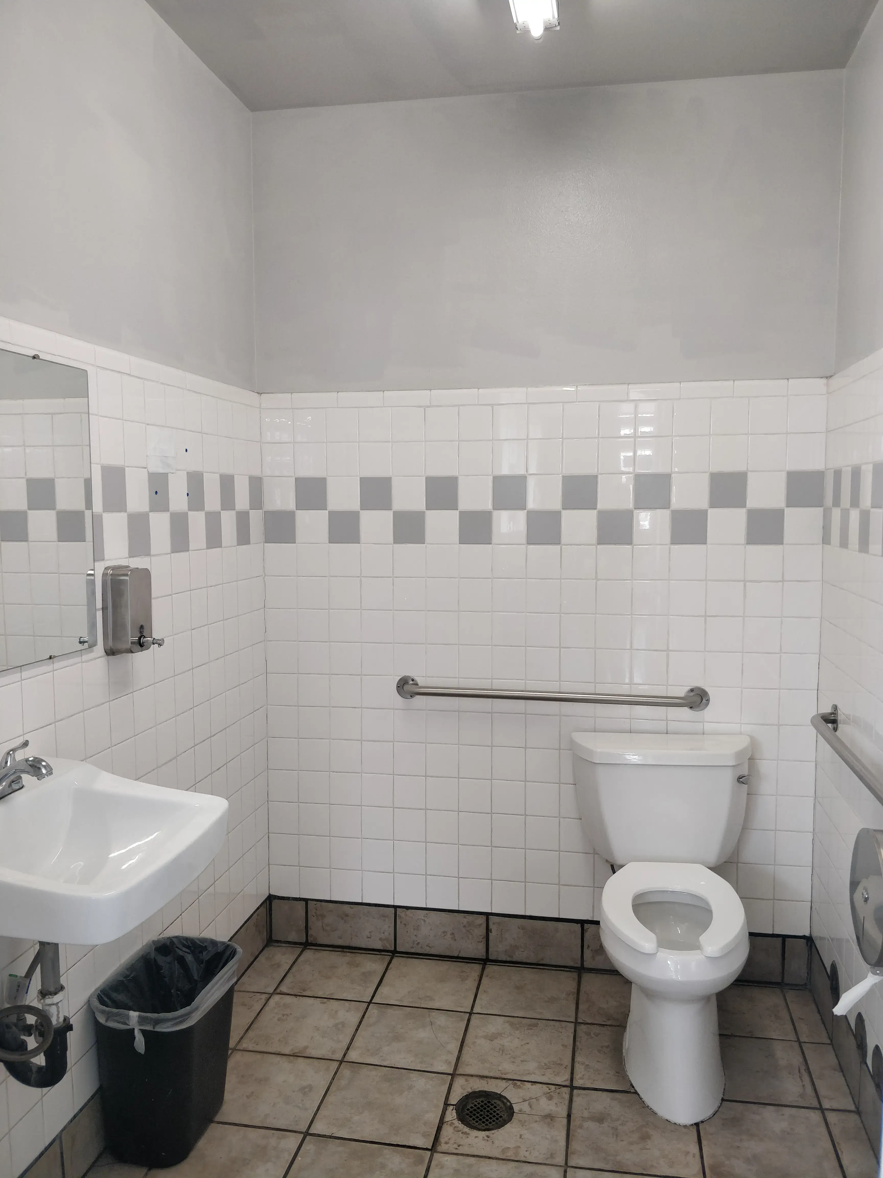 Highland Coin Laundry - Image 13