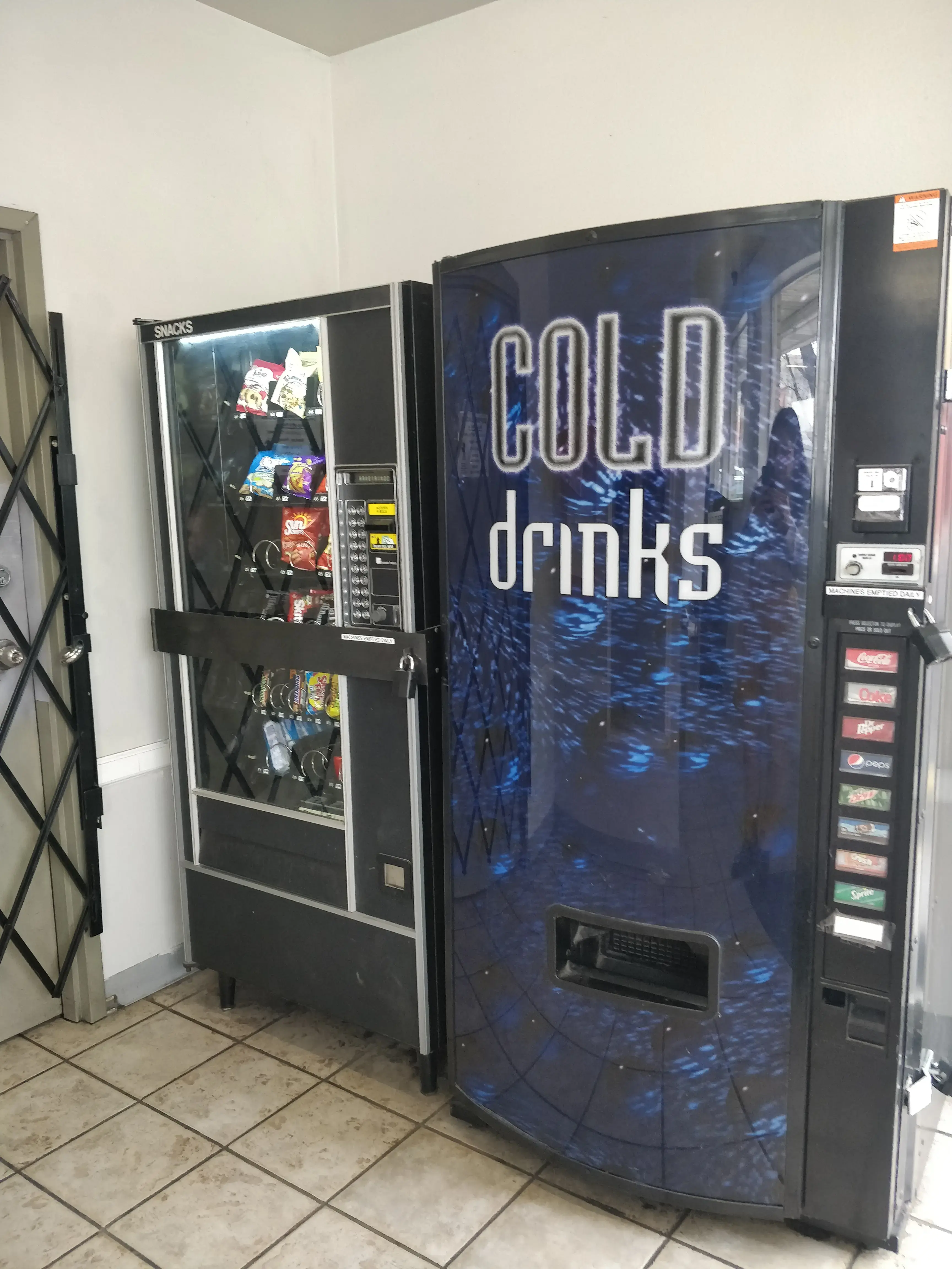 Highland Coin Laundry - Image 16