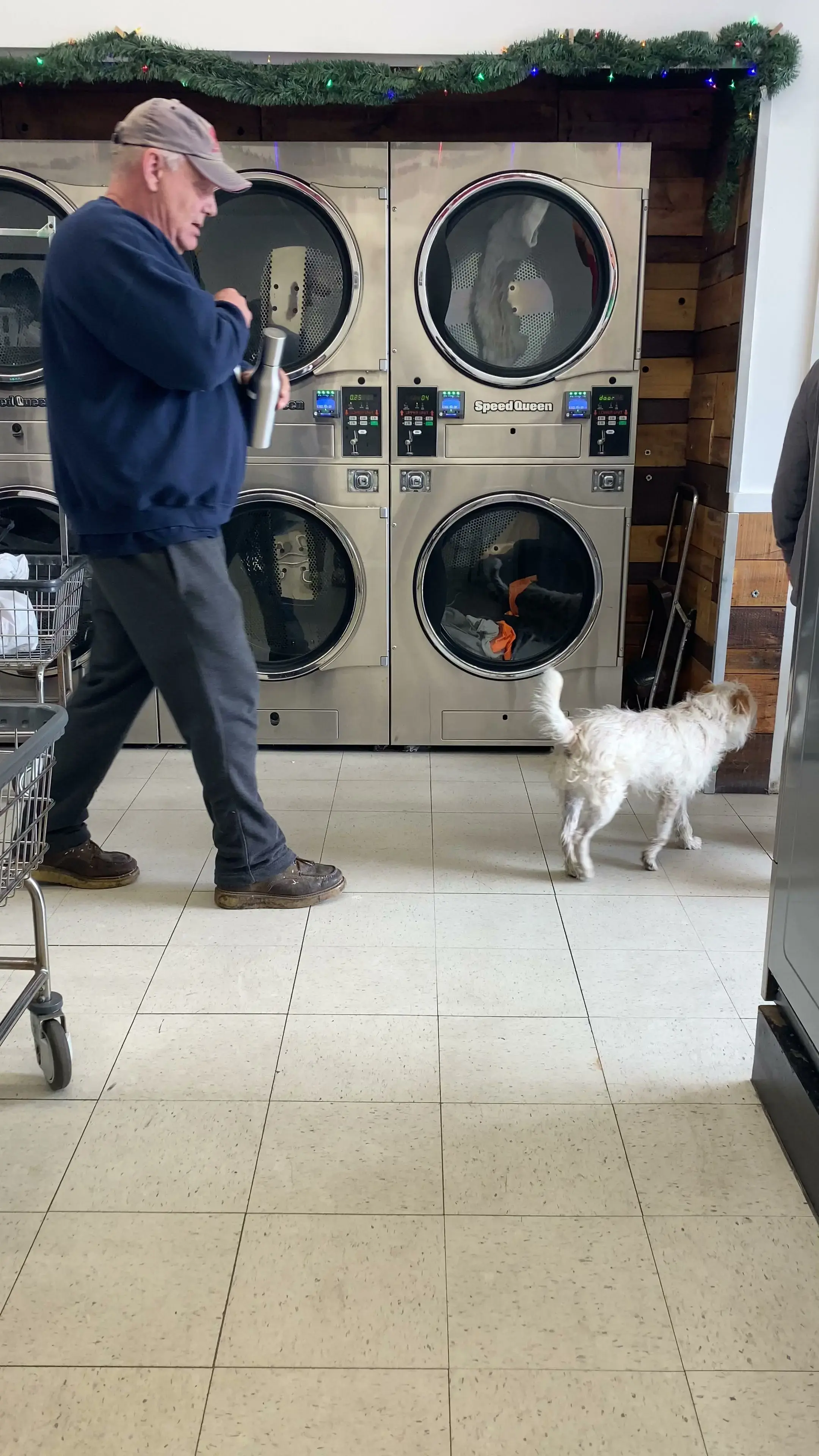 Highlander Coin Laundry - Image 4