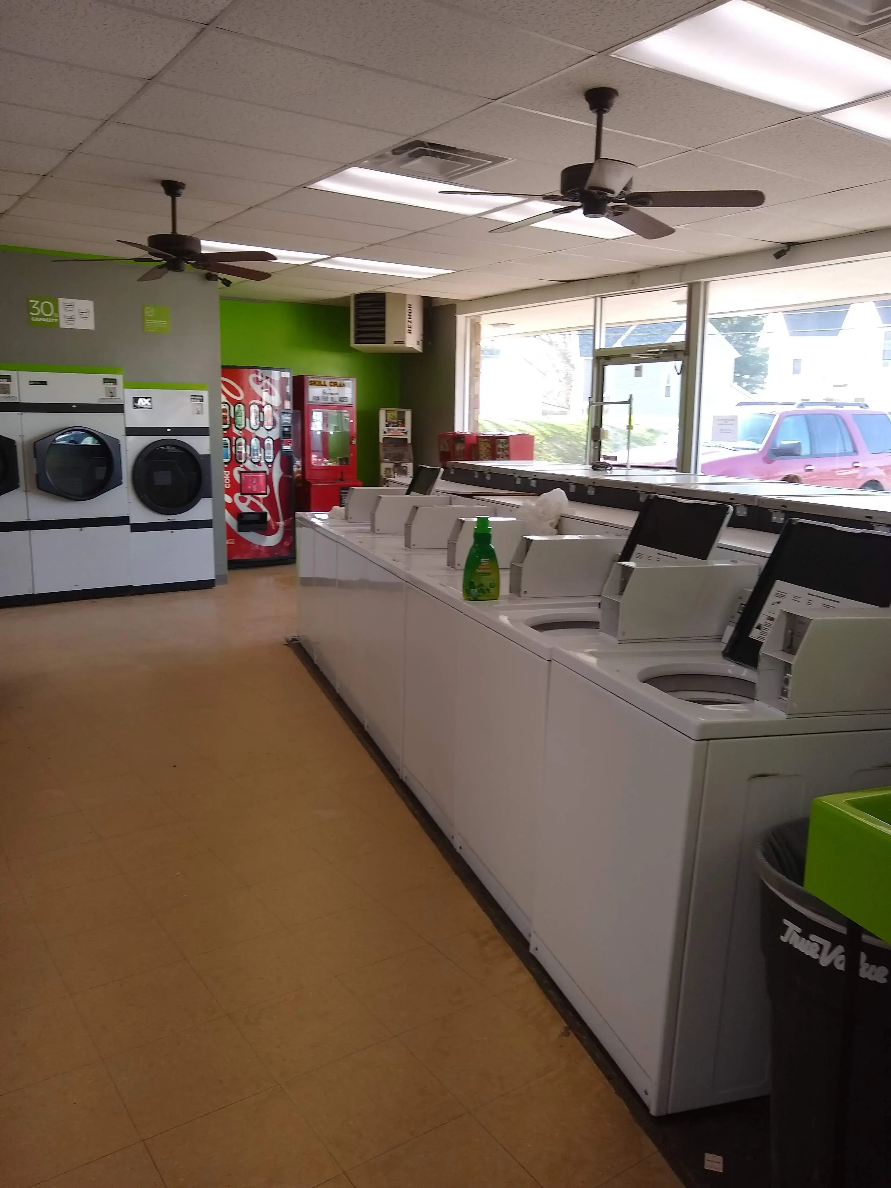 Highlander Laundromat - Image 9