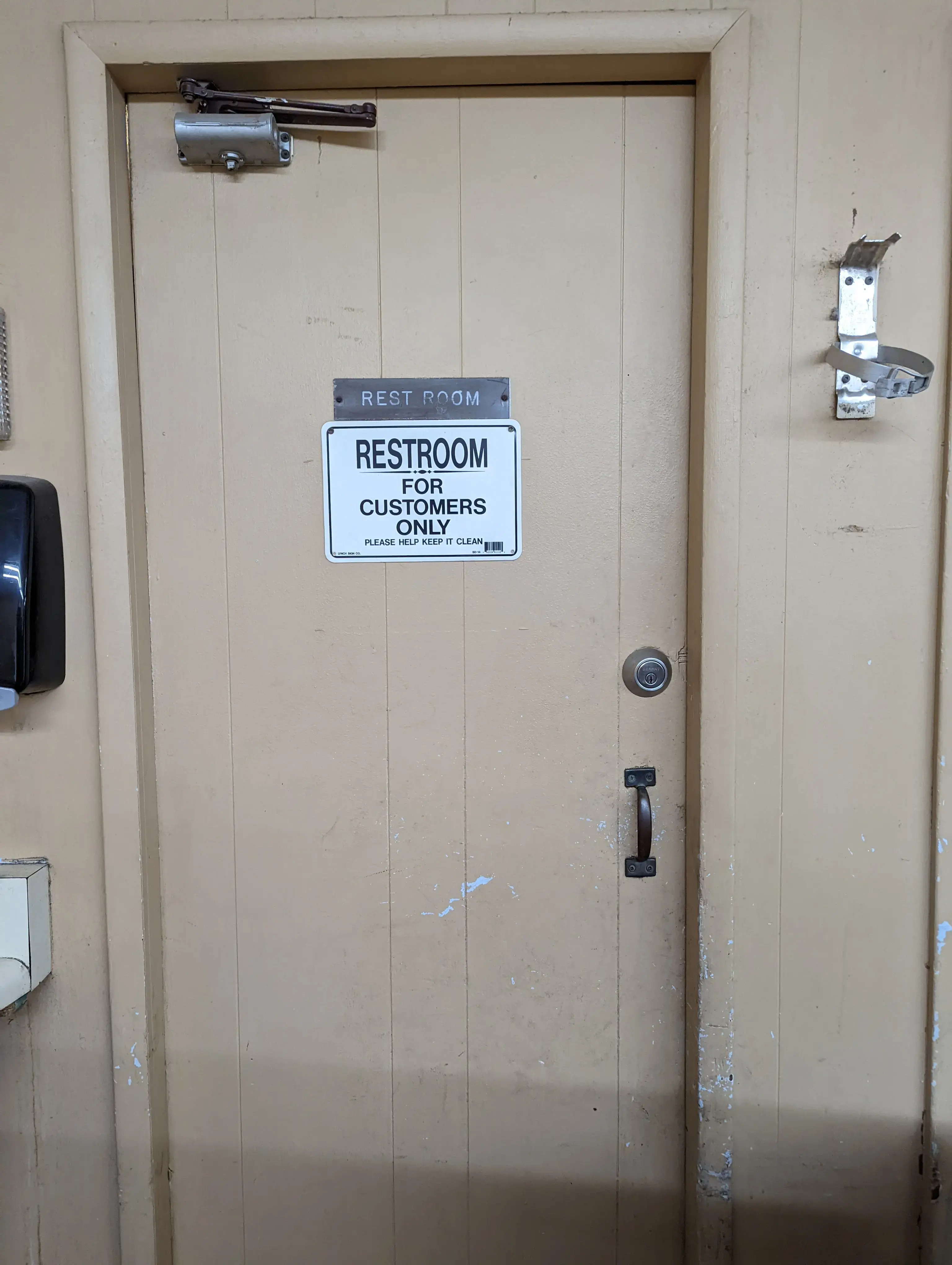 Highlander Laundromat (Lavanderia) - Image 13
