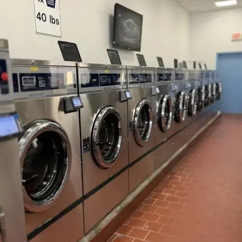 Highlander Laundromat thumbnail 9