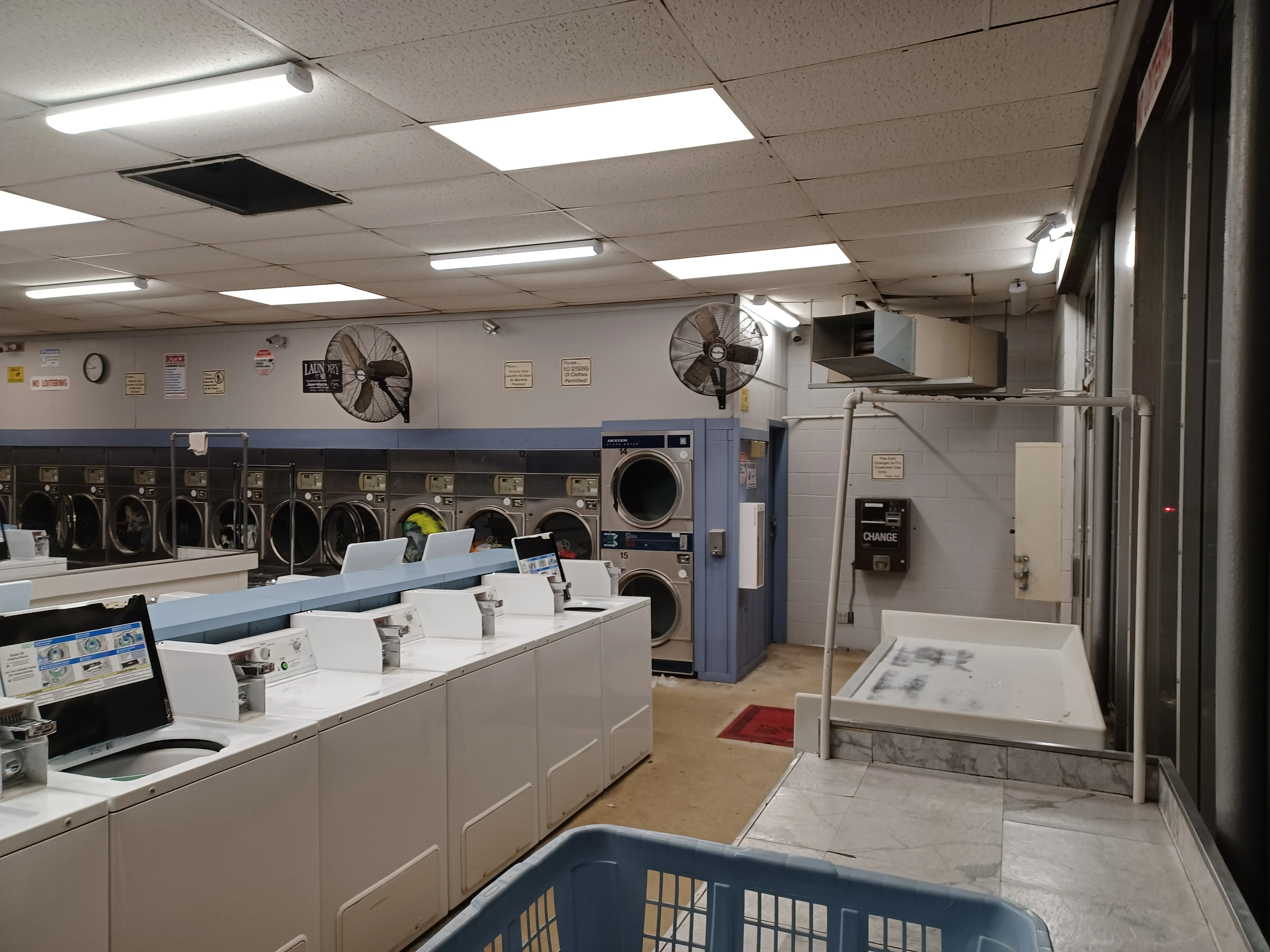 Highlander Laundry Yellow Springs Laundromat - Image 1