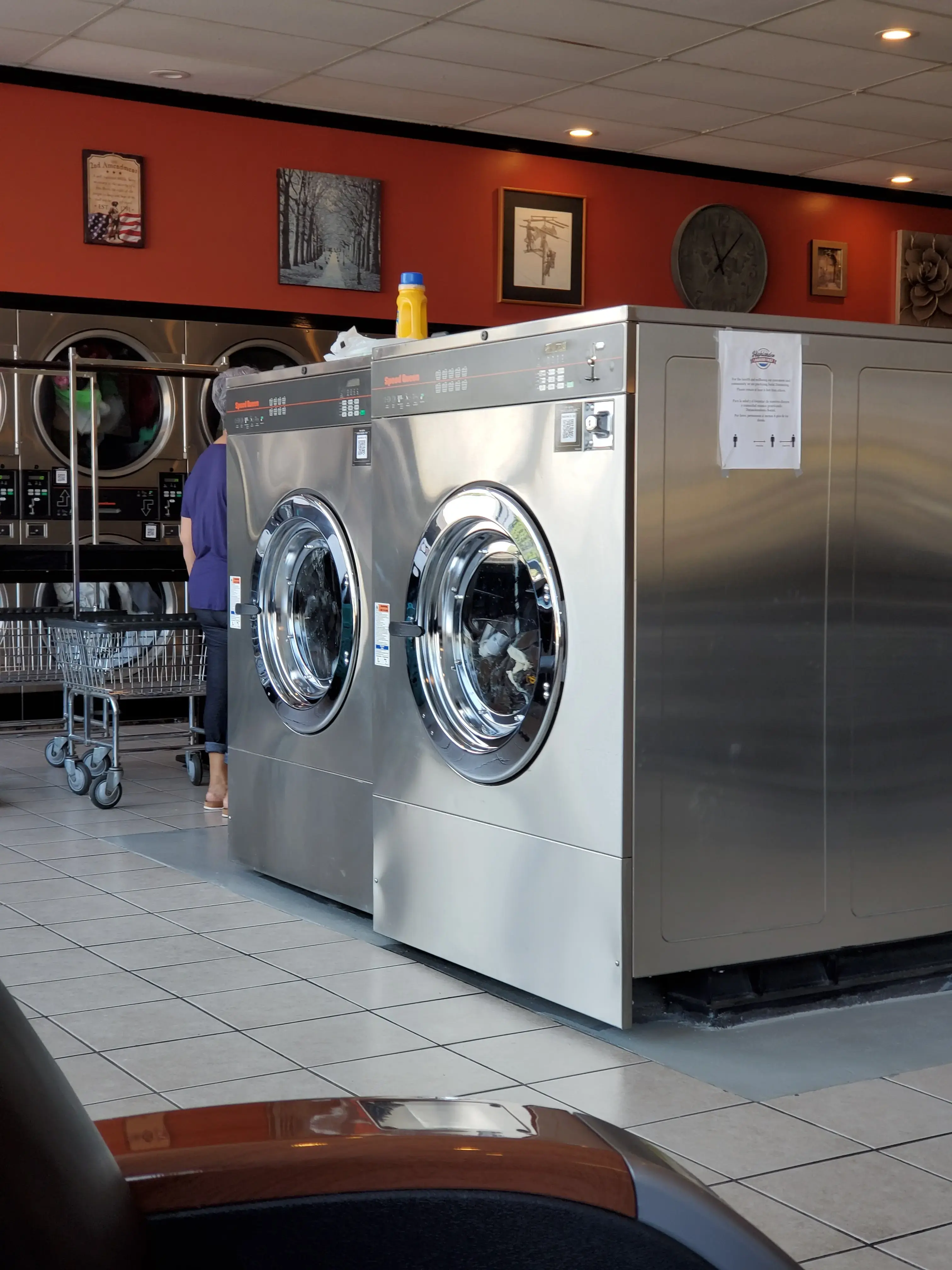 Highlander Laundrymat - Image 18