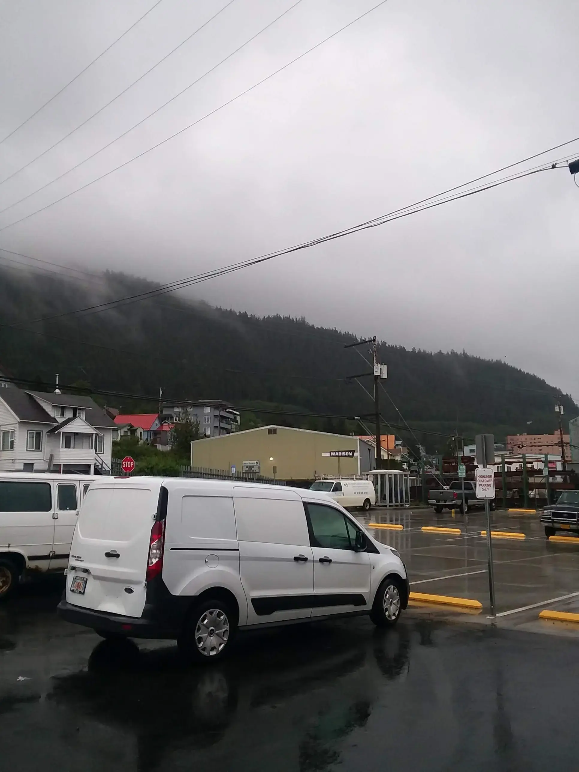 Highliner Laundromat - Image 9