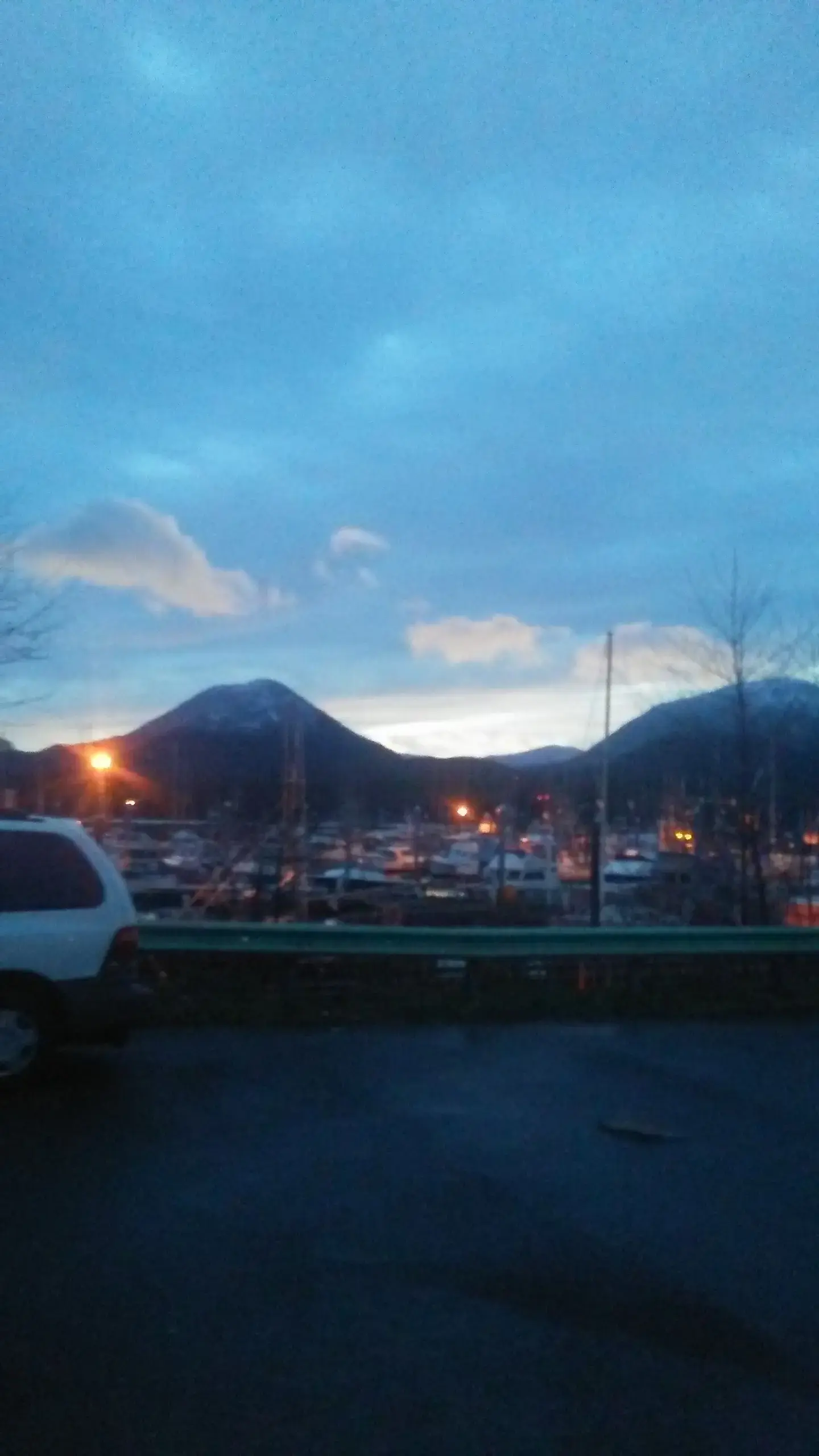 Highliner Laundromat thumbnail 17