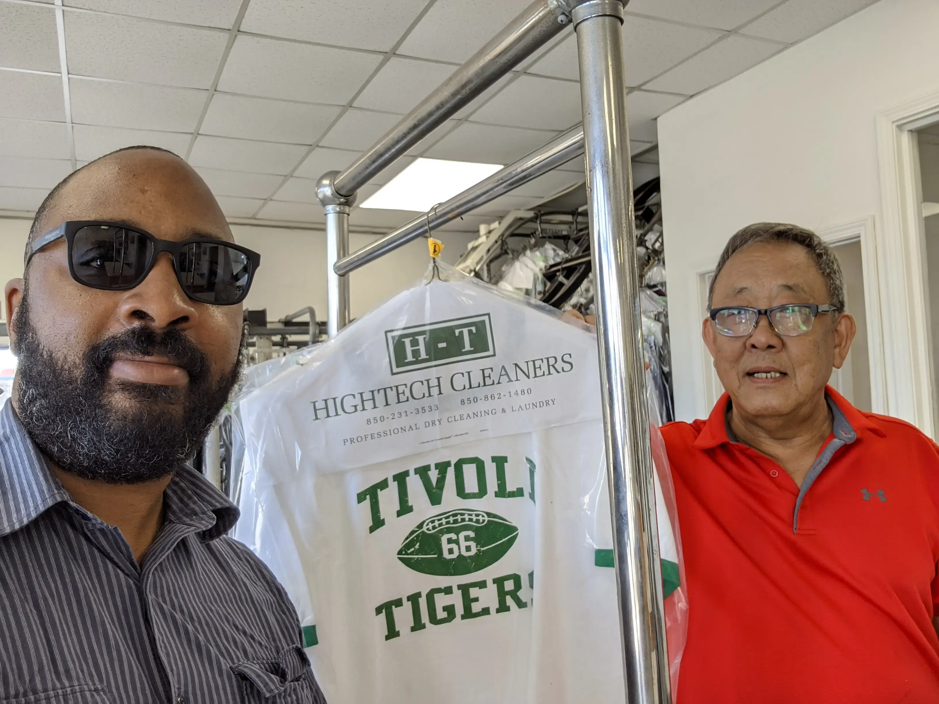 Hightech dry cleaners & laundry service | thumbnail 6