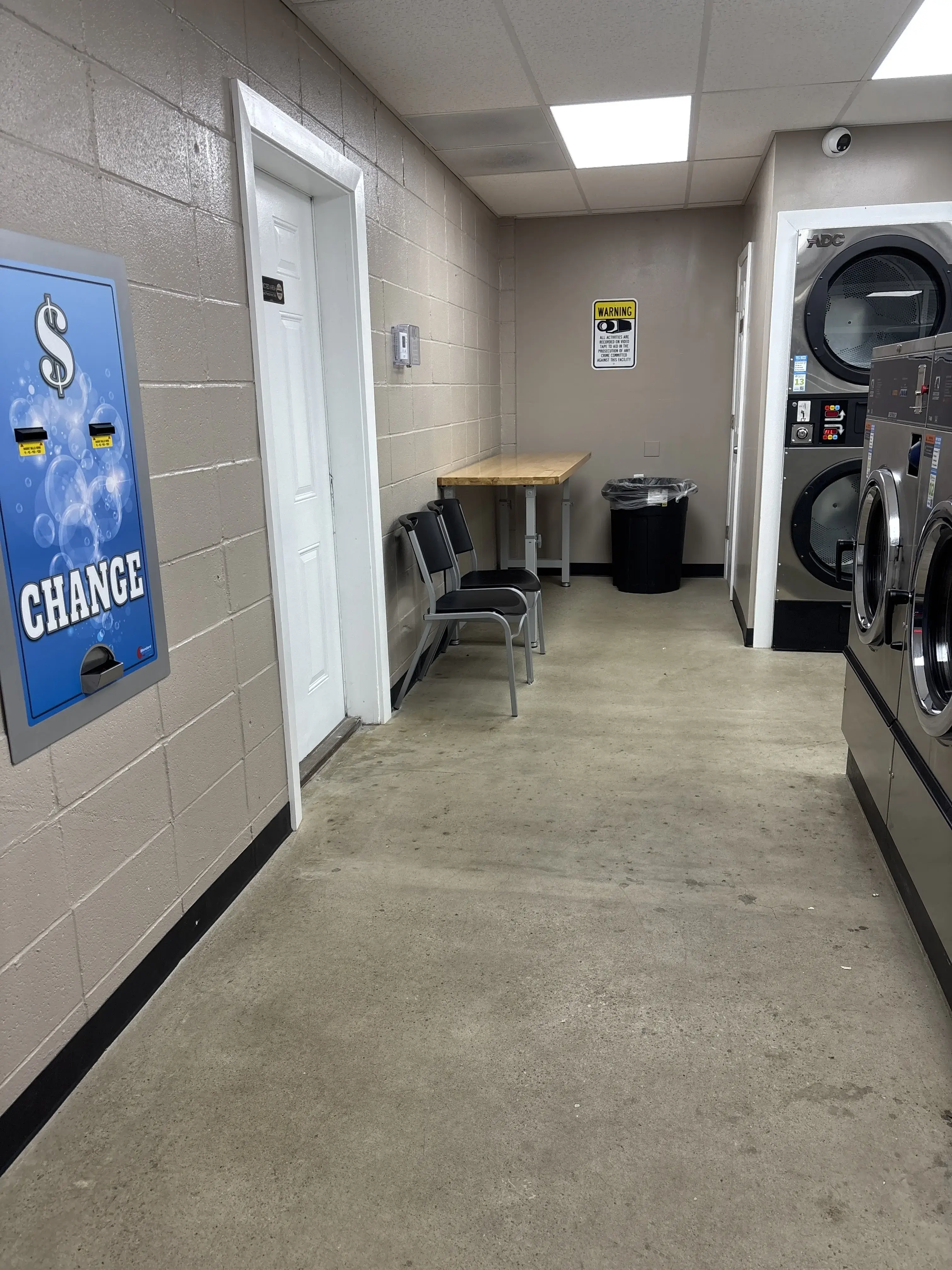 Highway 41 Laundromat & Uhaul - Image 18