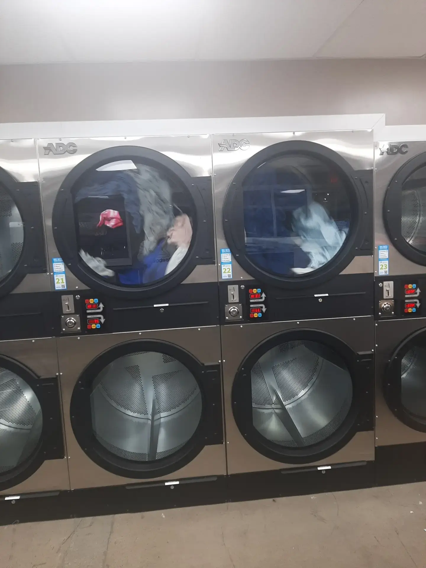 Highway 41 Laundromat & Uhaul thumbnail 14