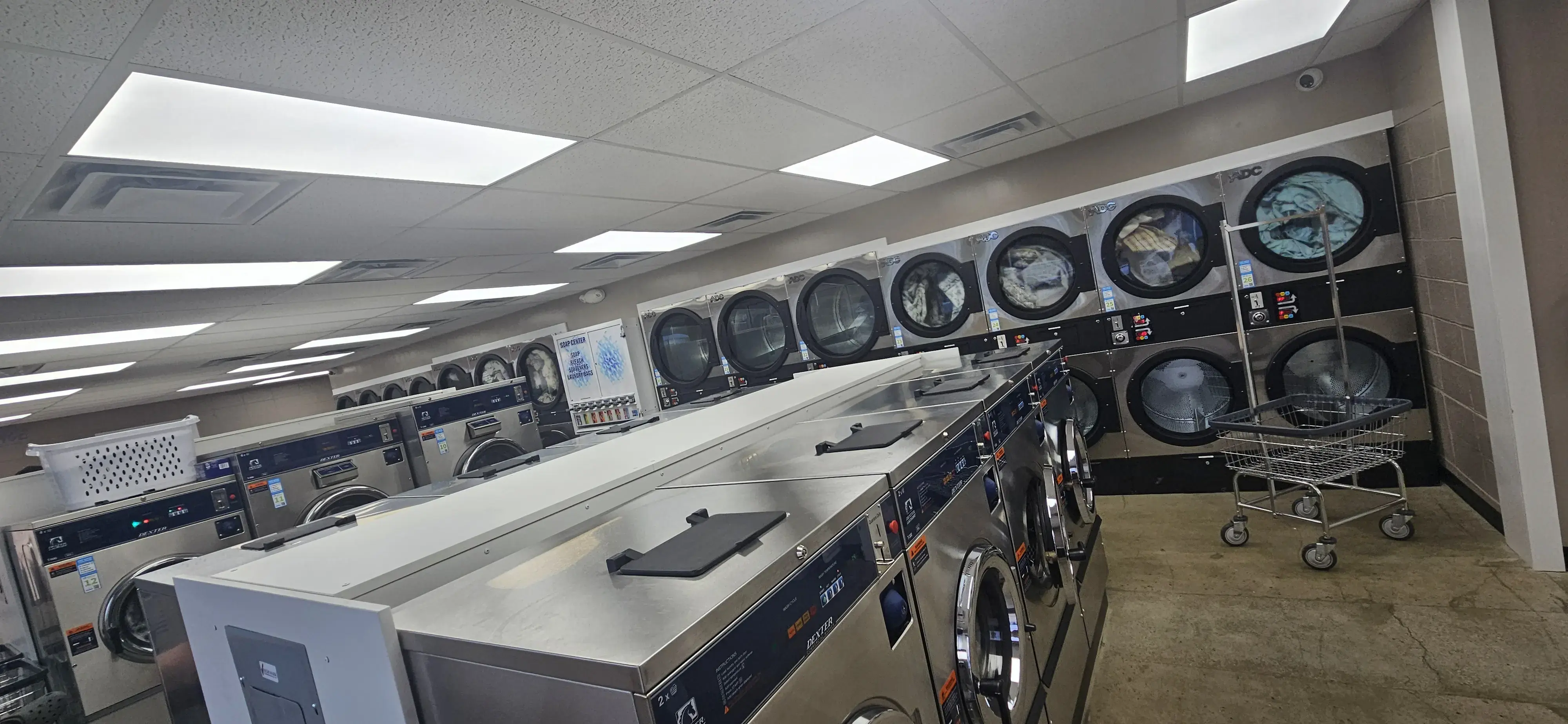 Highway 41 Laundromat & Uhaul - Image 17