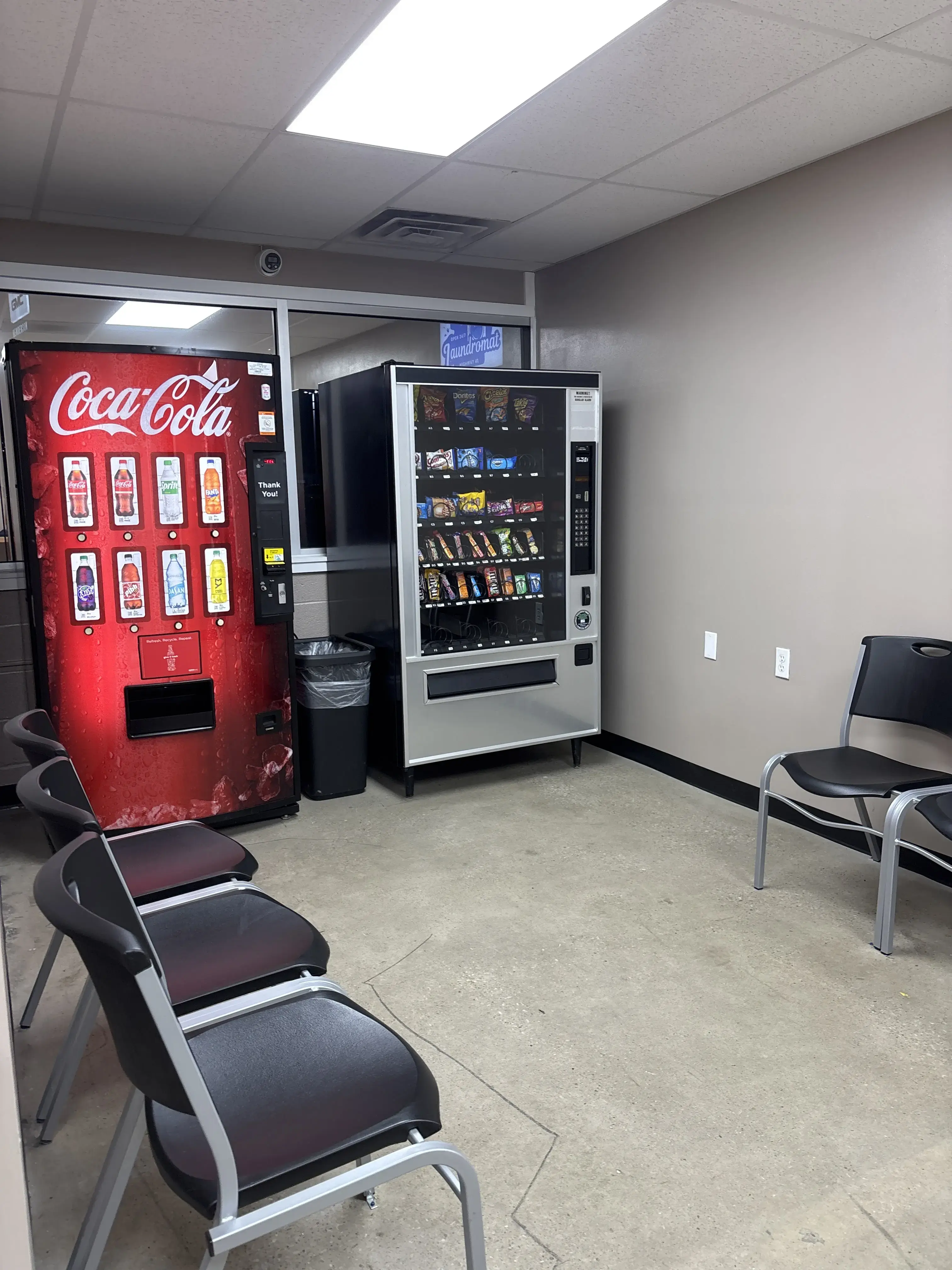 Highway 41 Laundromat & Uhaul thumbnail 2