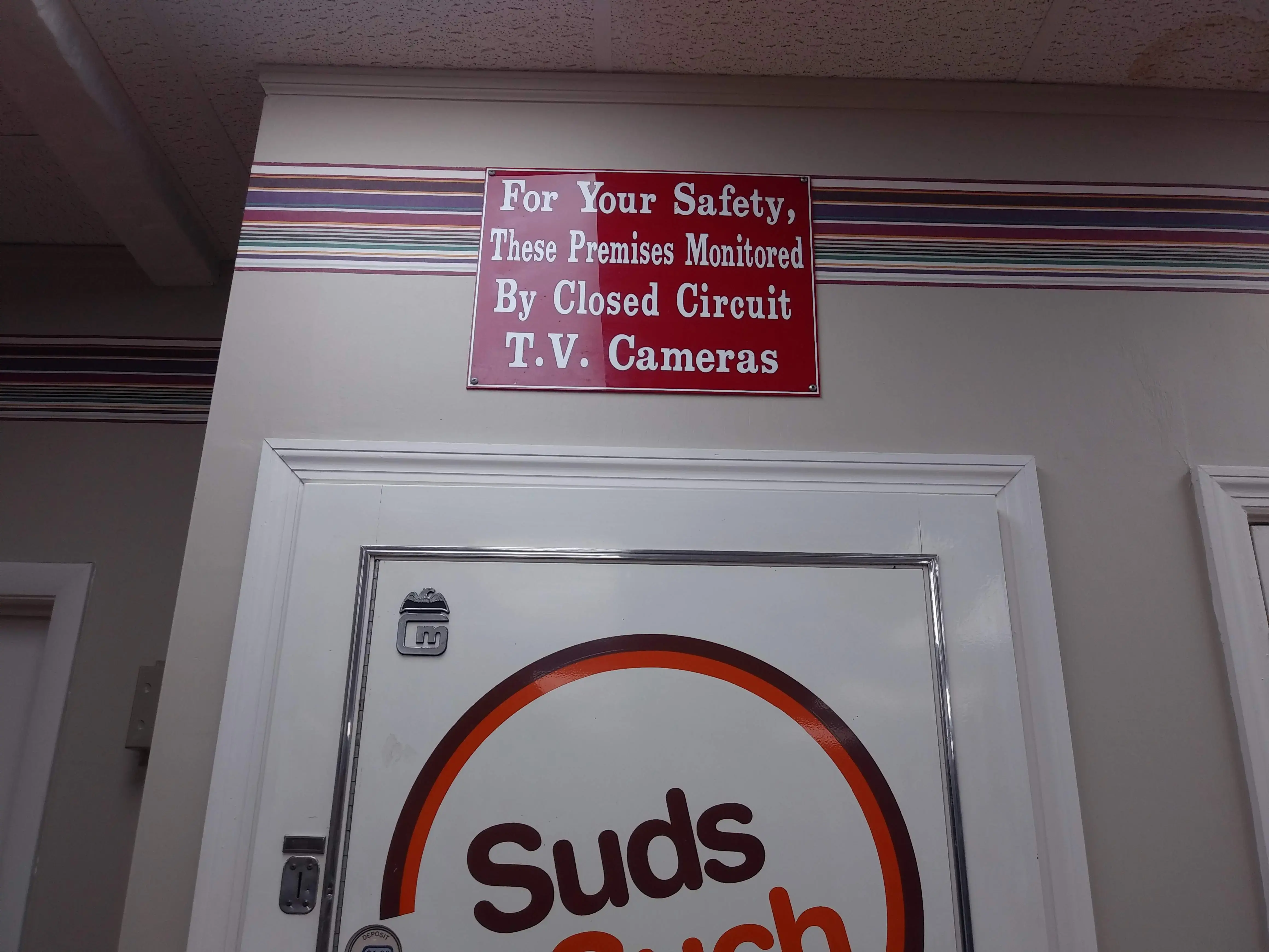 Highway 58 Coin Laundry - Image 10