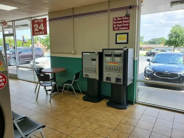 Highway 58 Coin Laundry thumbnail 6