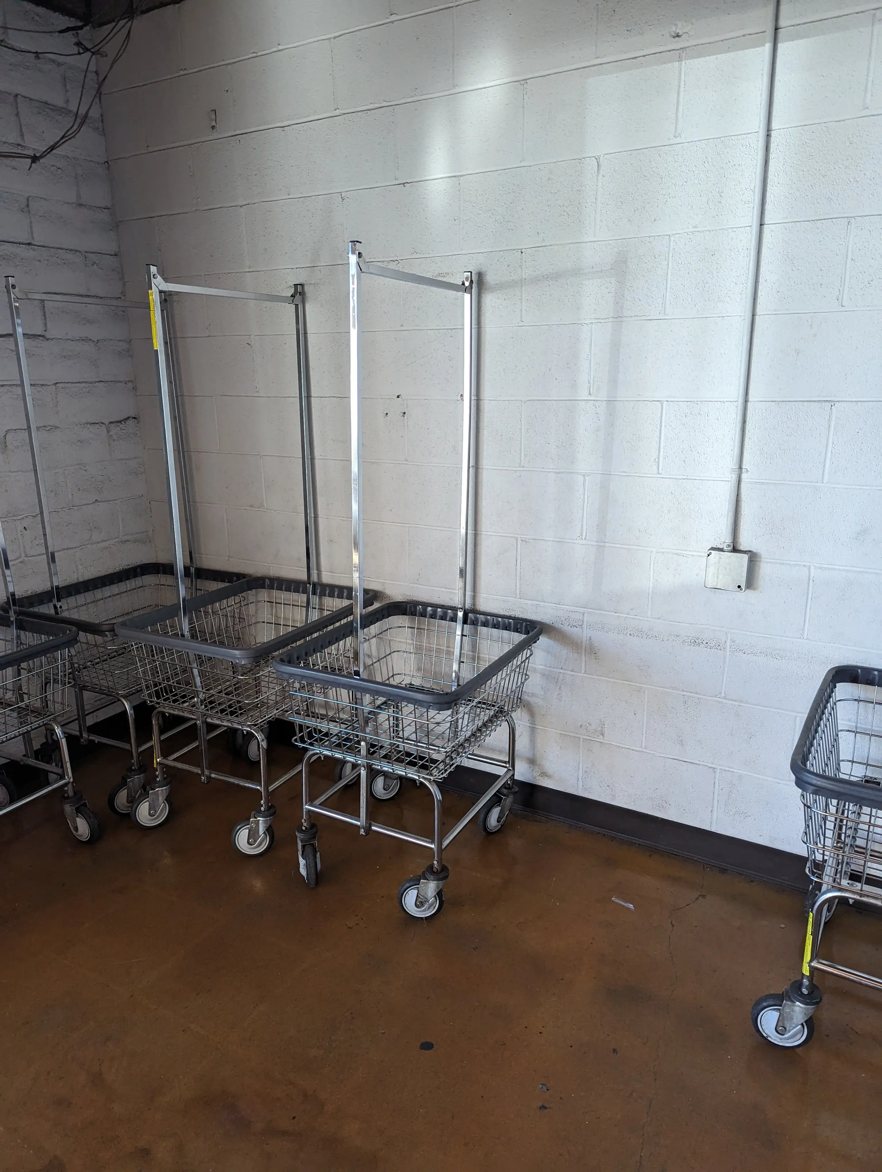 Highway Laundry - Image 16