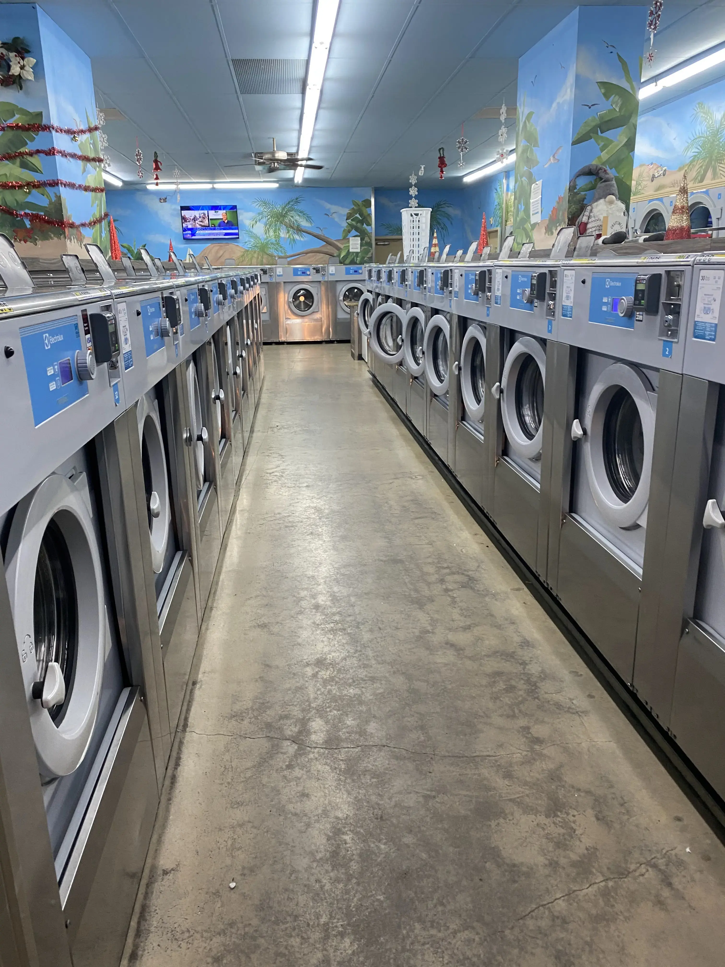 Highway Laundry thumbnail 8