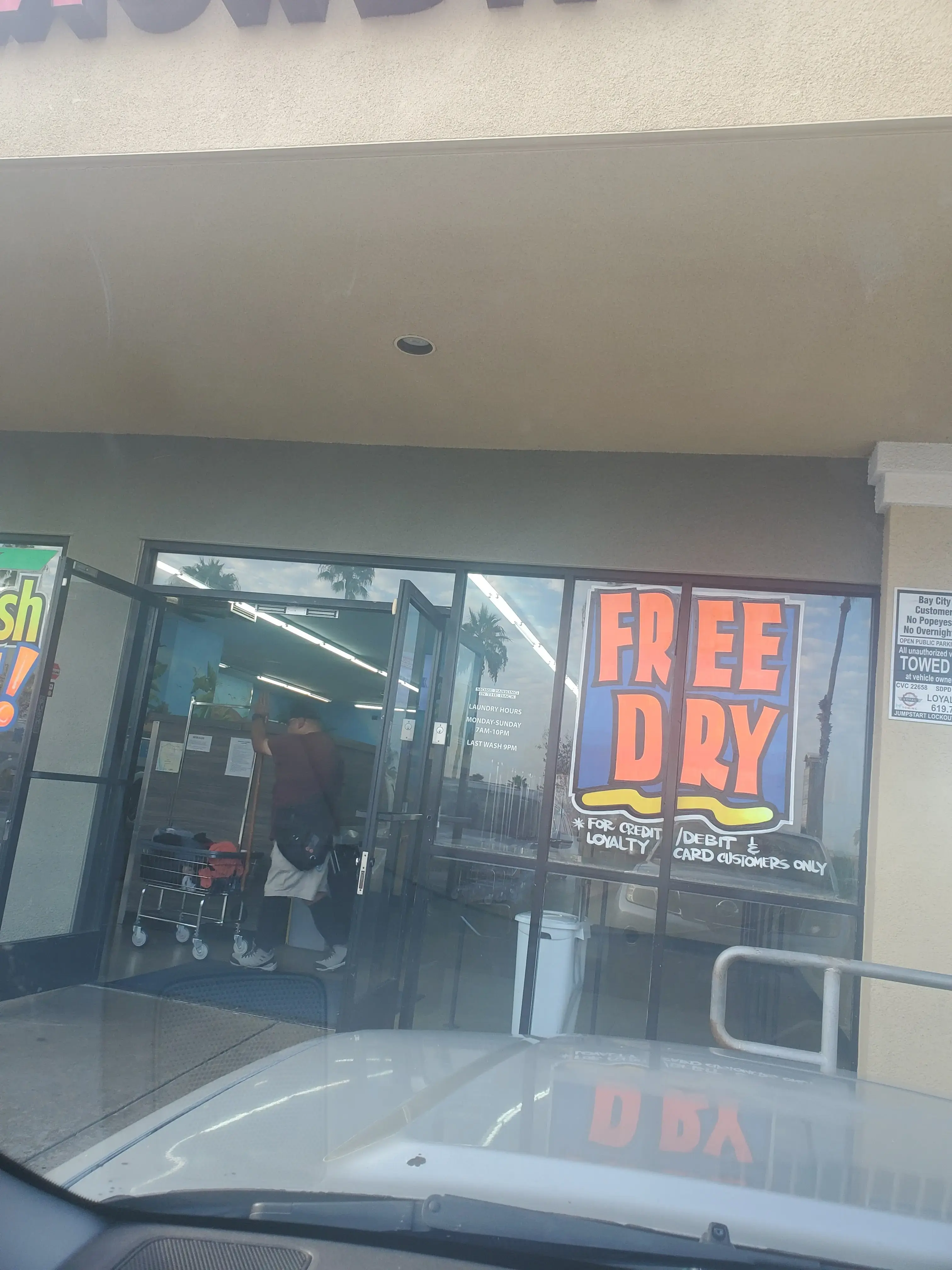 Highway Laundry - Image 15