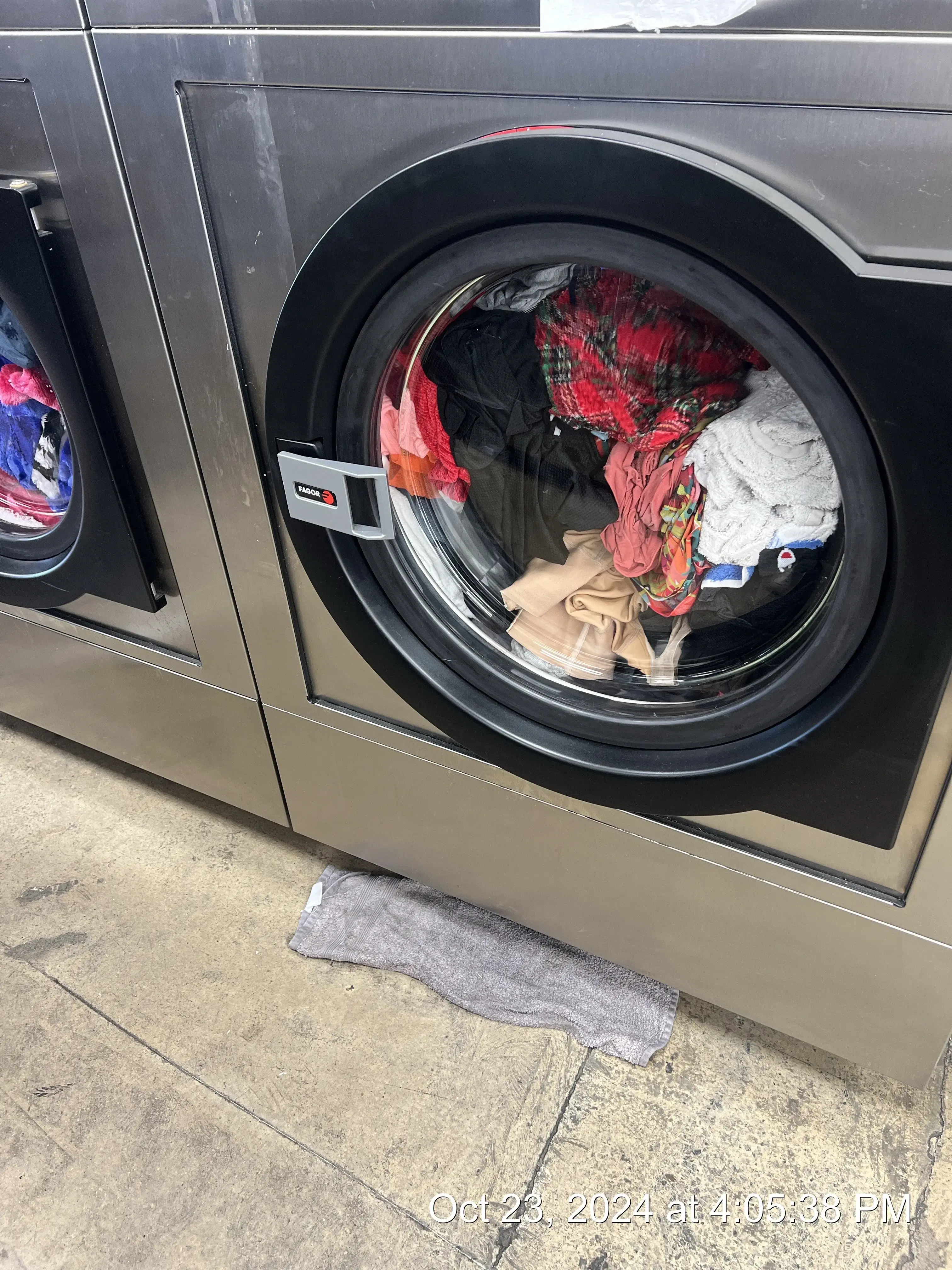 Highway Laundry - Image 10