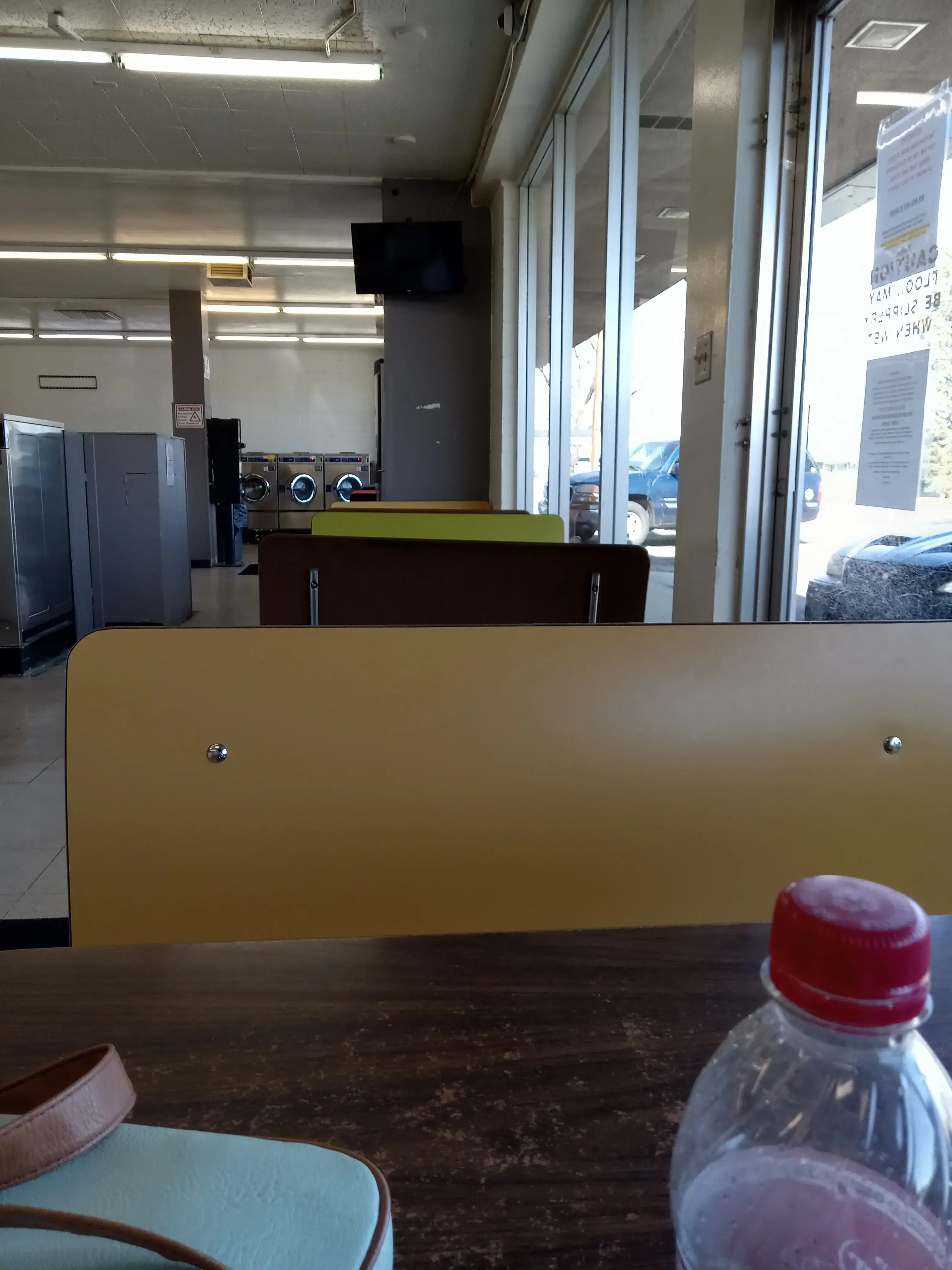 Hilltop Laundromat - Image 16