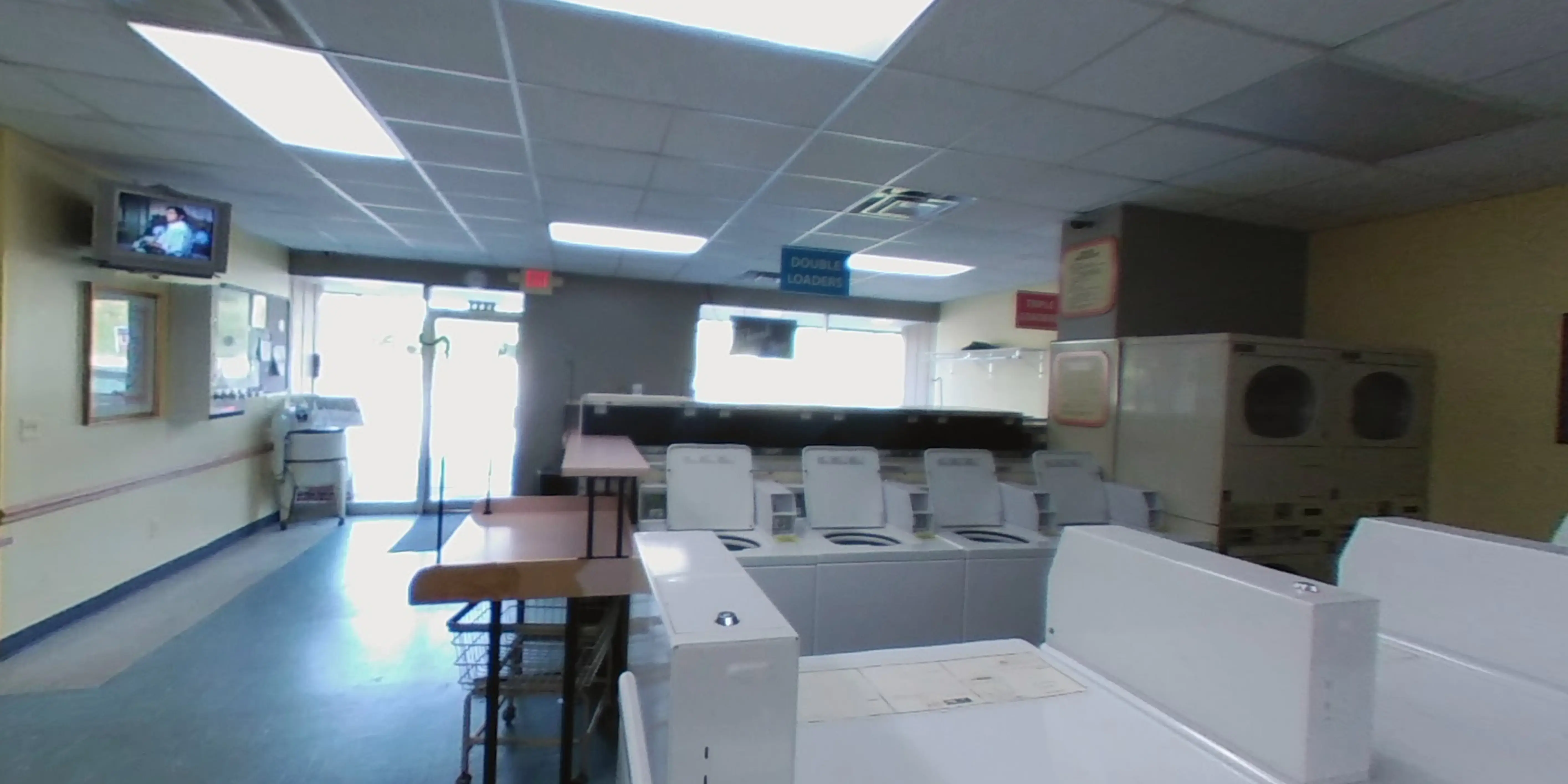 Hilltop Laundromat - Image 11