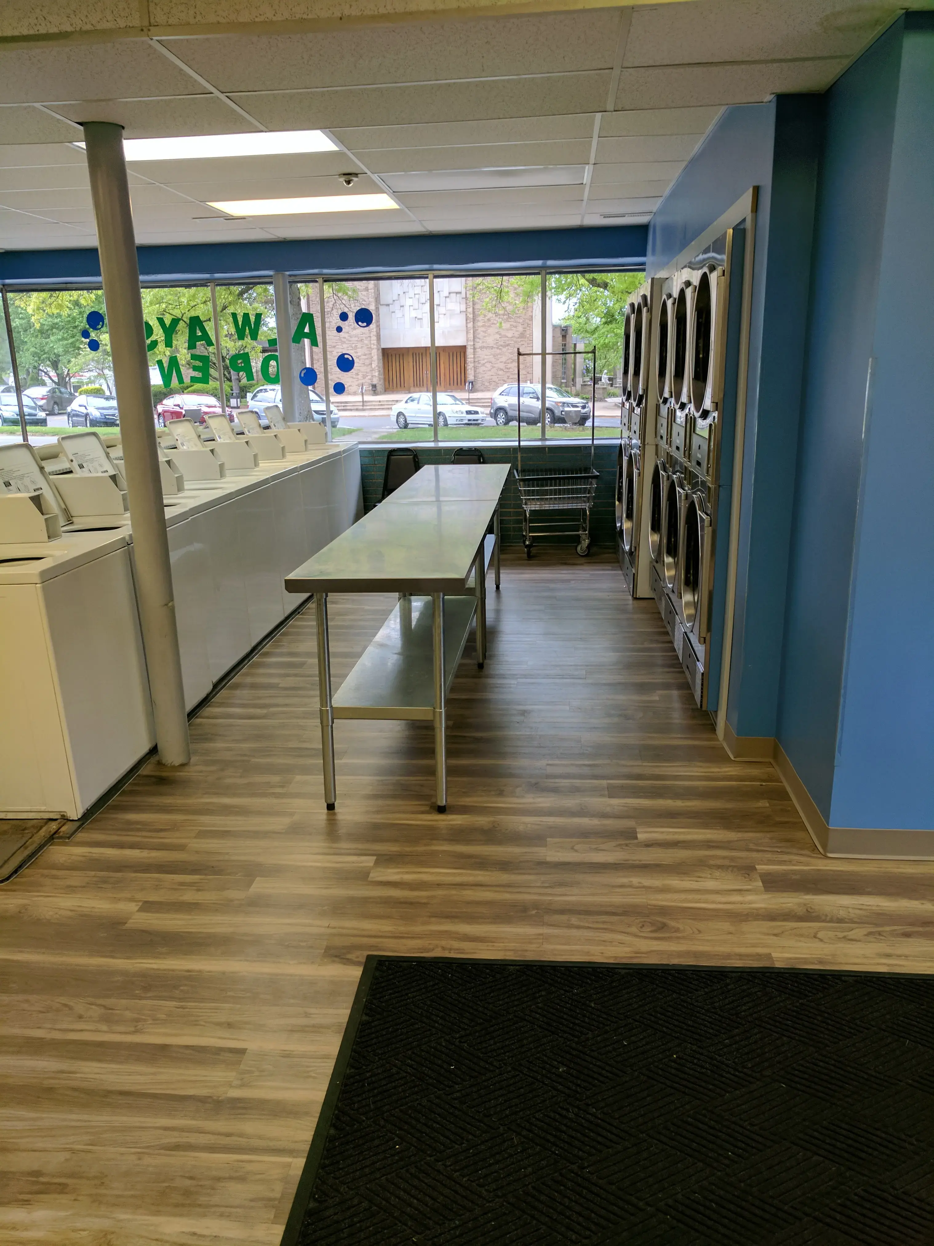 Hilltop Laundromat - Image 6