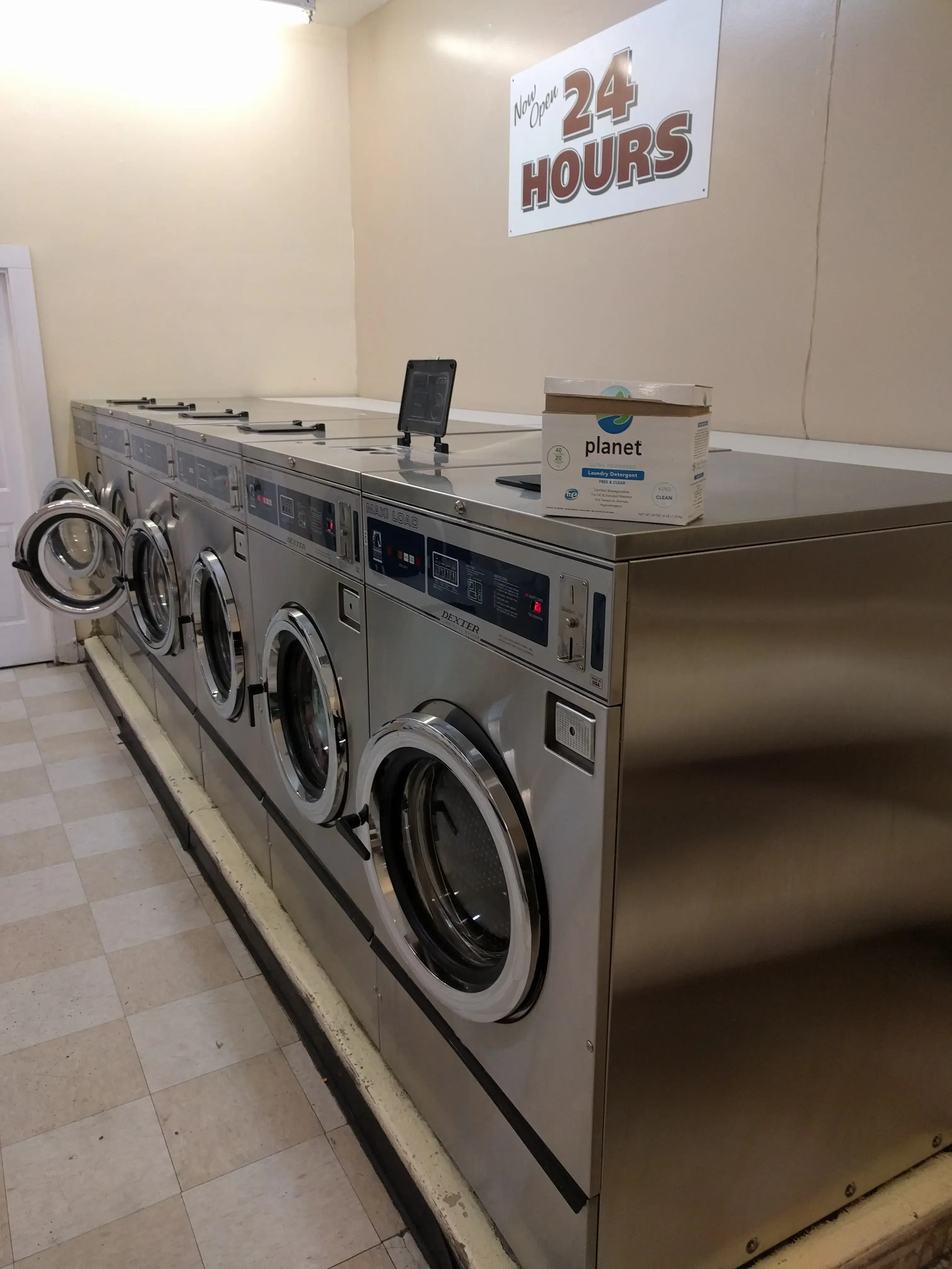 Hilltop Wash and Dry - Image 16