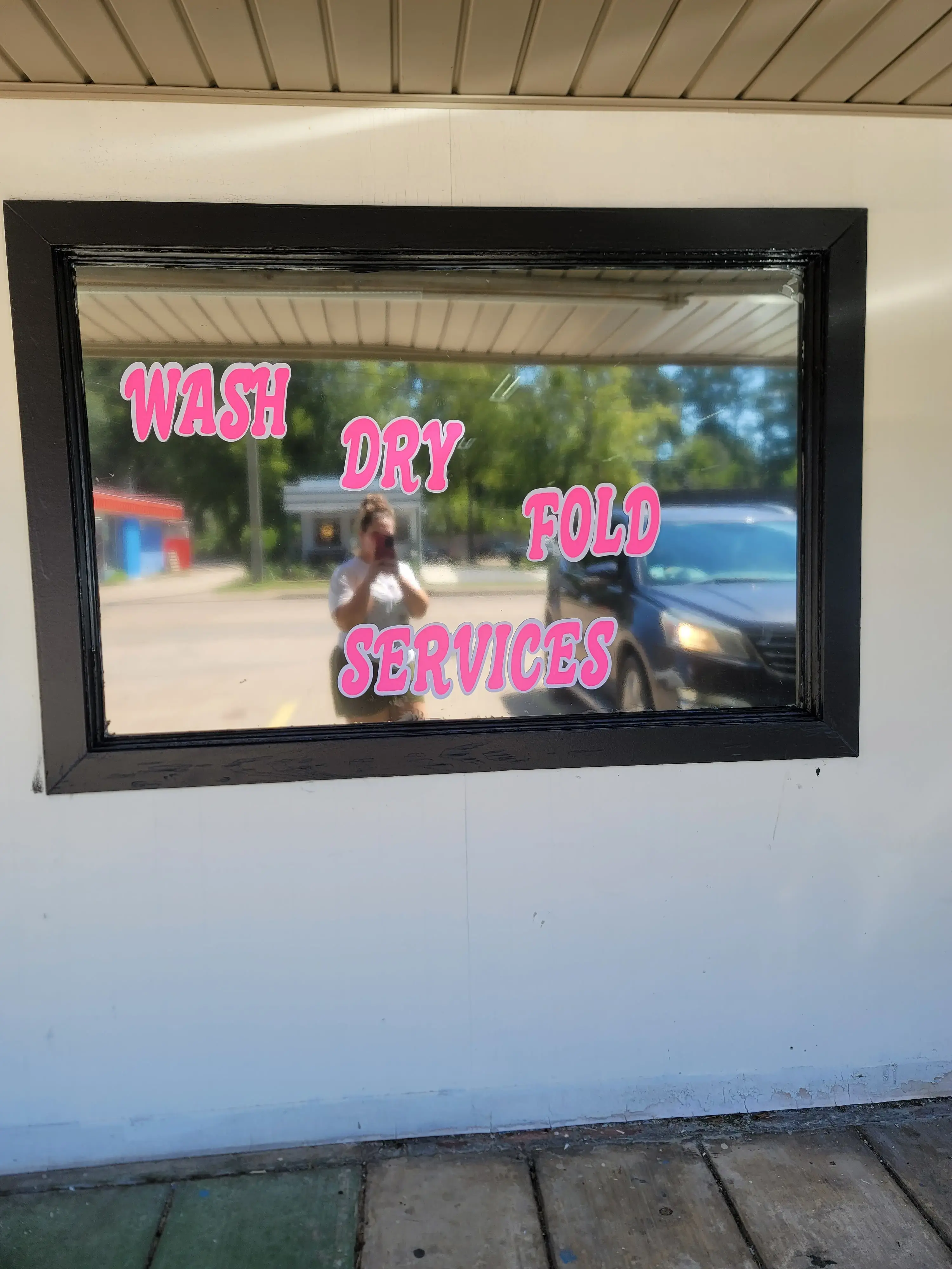 H&J Family Laundry - Image 6