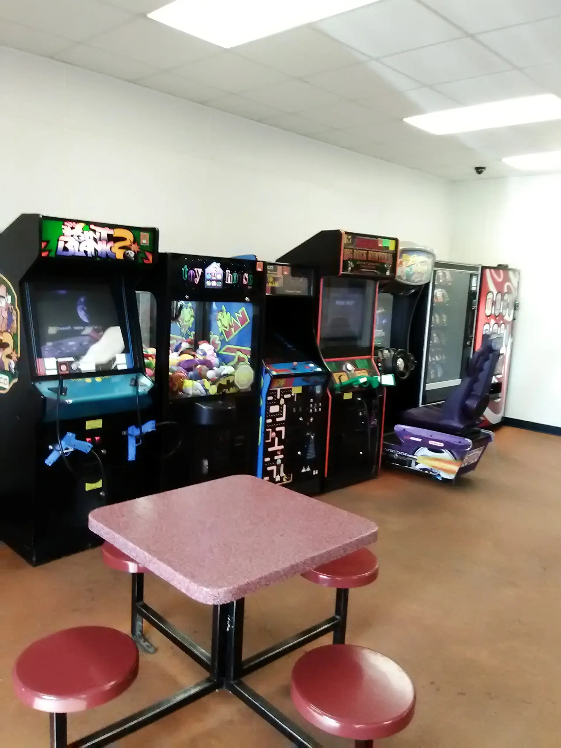 Hog Wash Super Laundry Center thumbnail 5