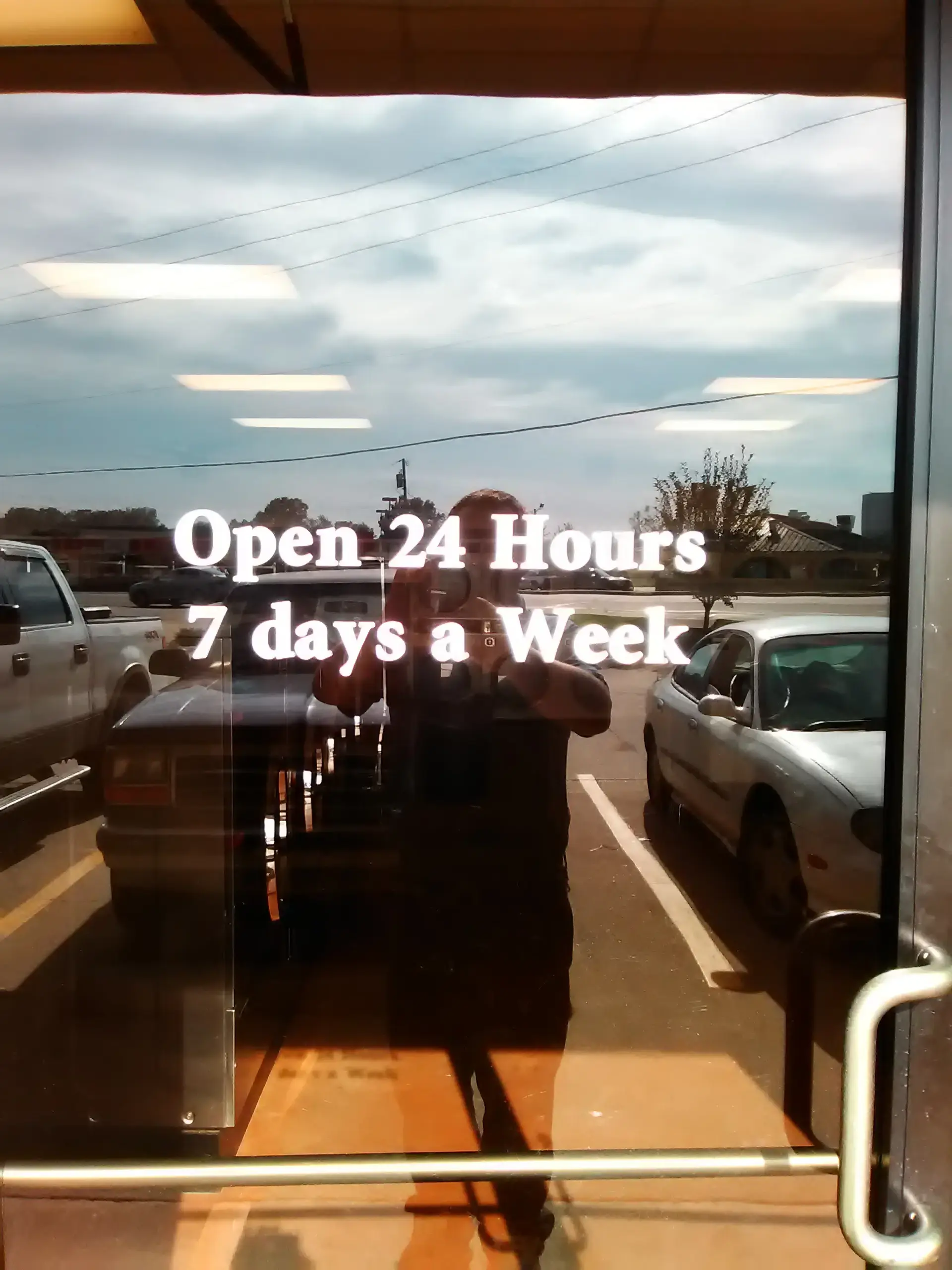 Hog Wash Super Laundry Center thumbnail 3