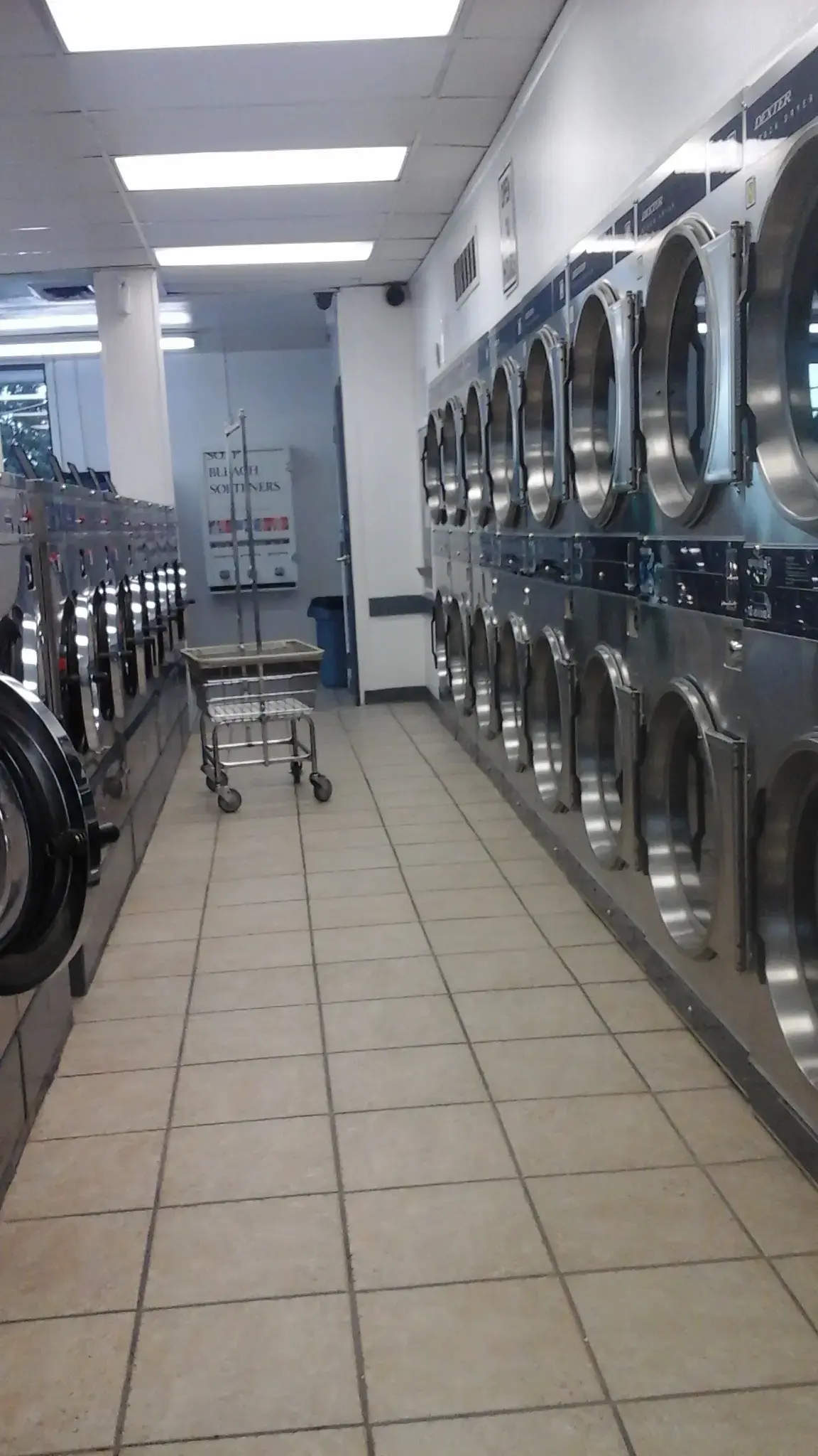 Holladay Laundromat thumbnail 10