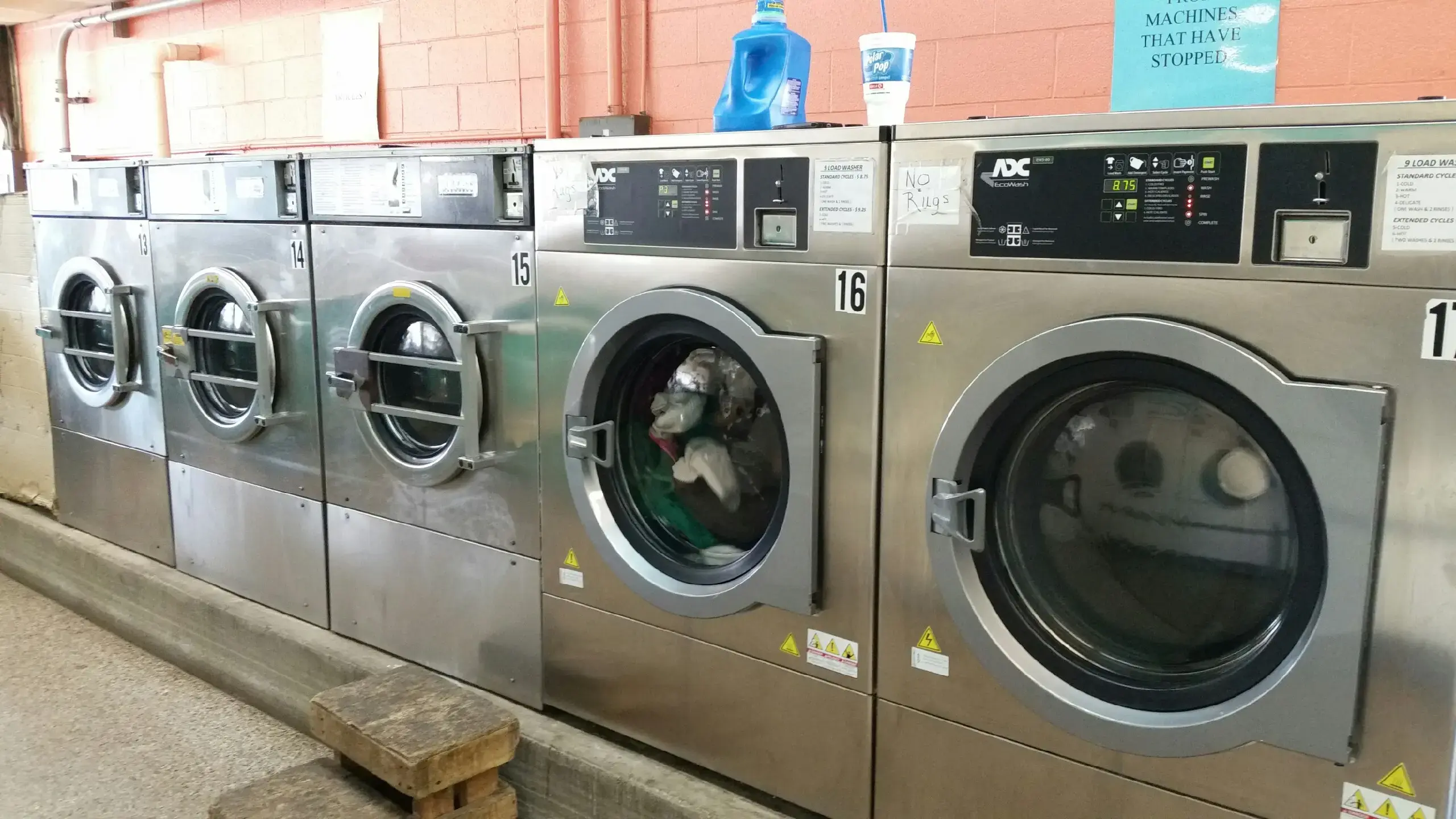 Holland's Laundromat 24 Hours (on Weekends!) thumbnail 20