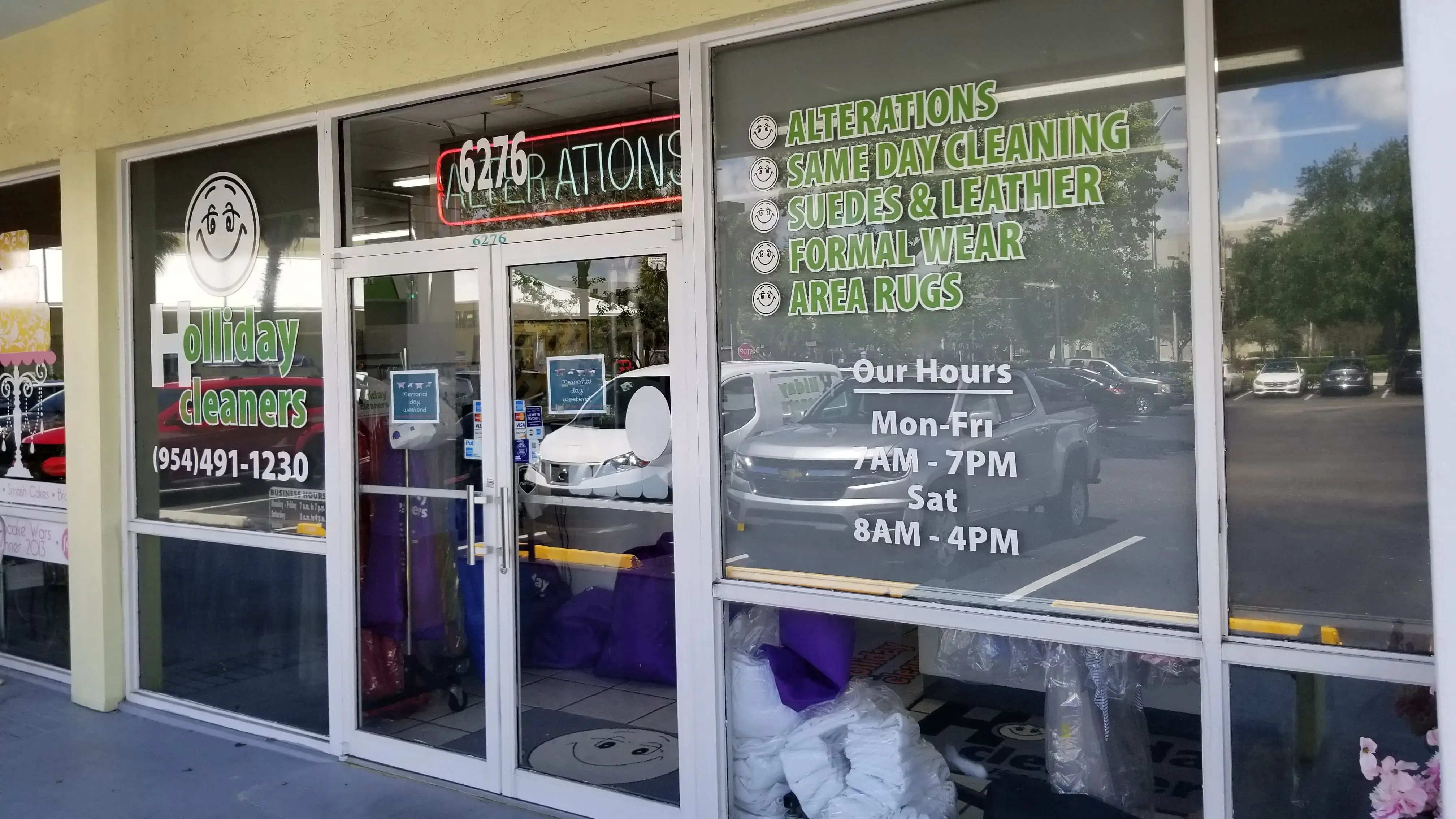 Holliday Dry Cleaners And Laundry Service thumbnail 3