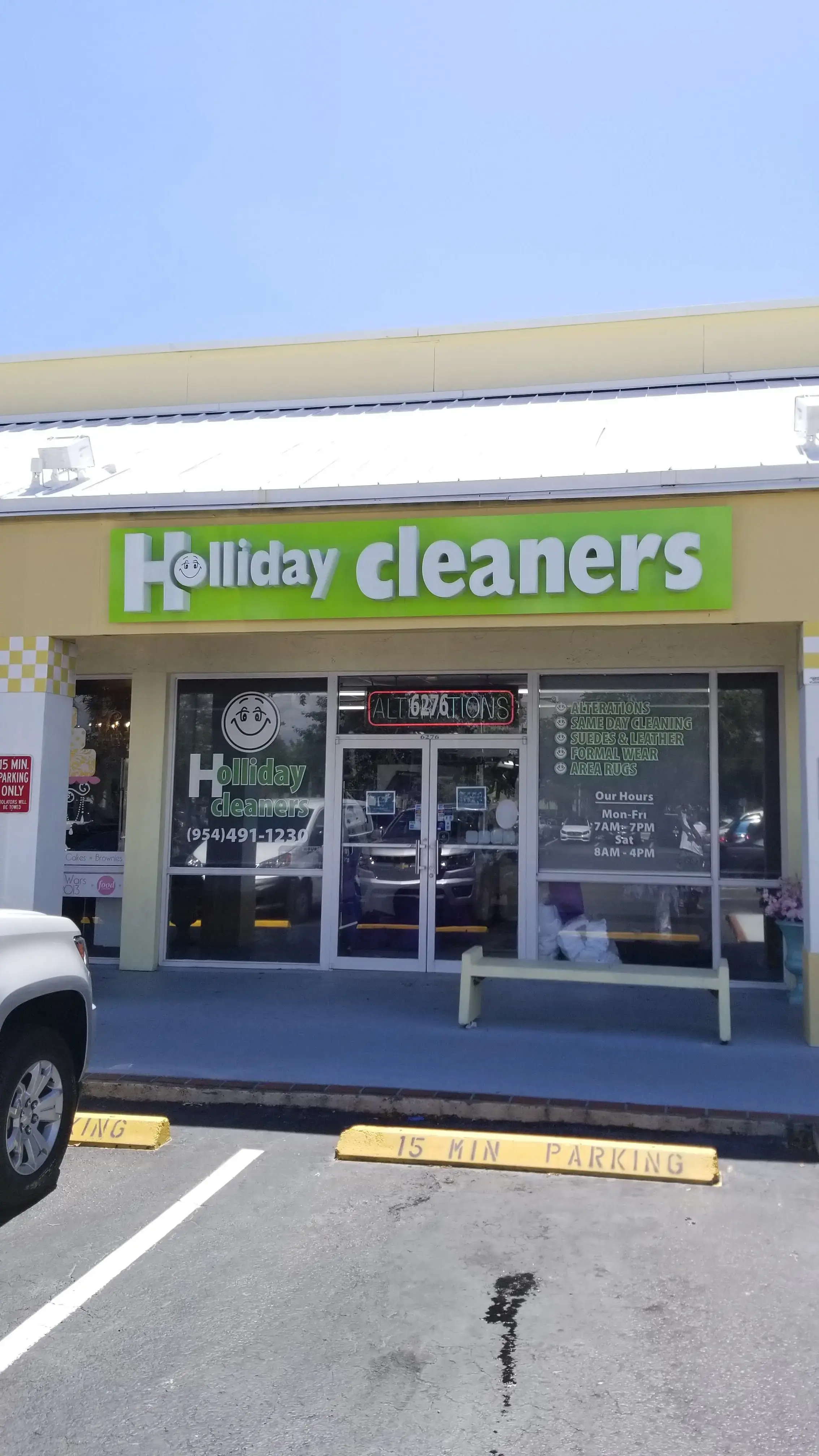 Holliday Dry Cleaners And Laundry Service - Image 1