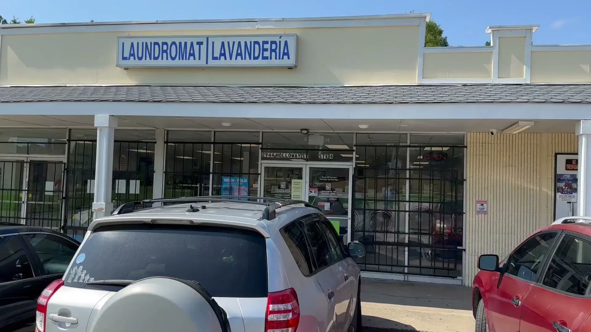Holloway Street Laundromat - Image 12