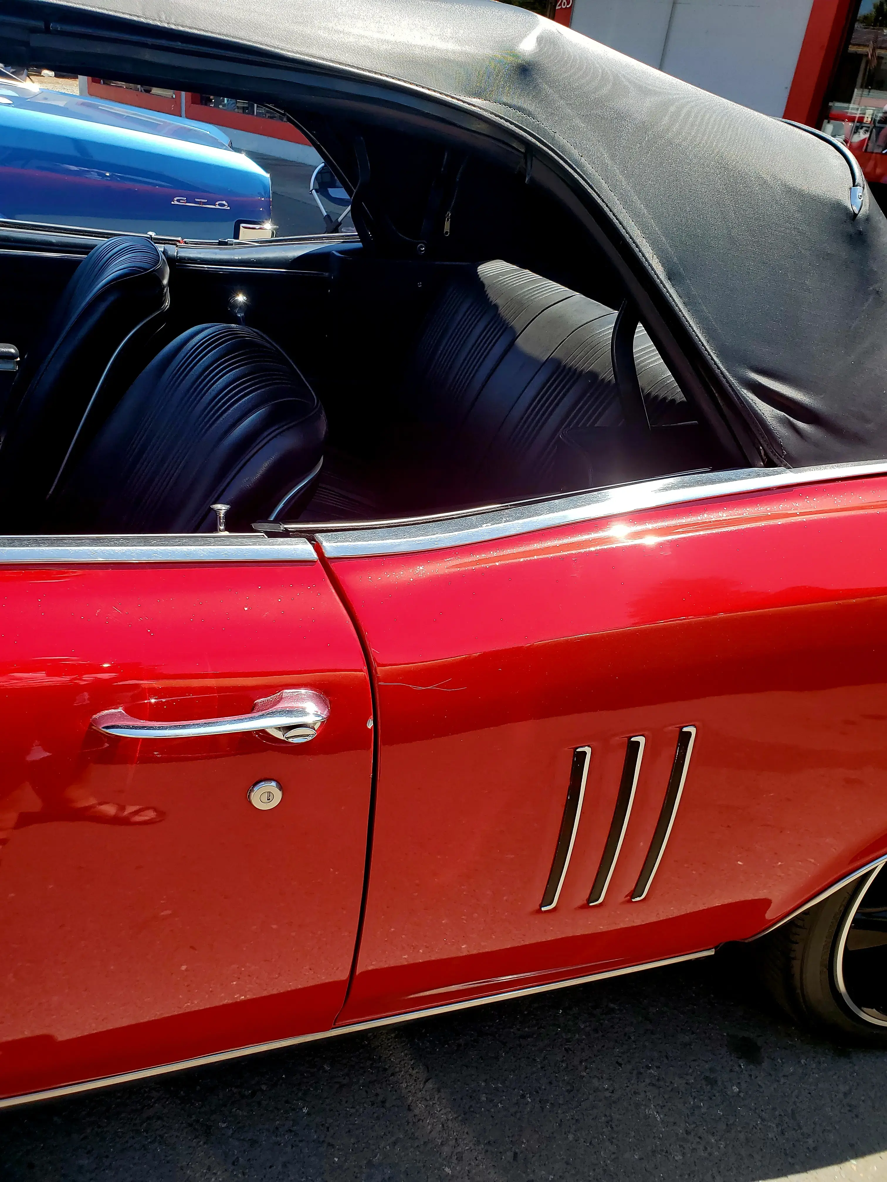 Holly St. Laundromat - Image 2