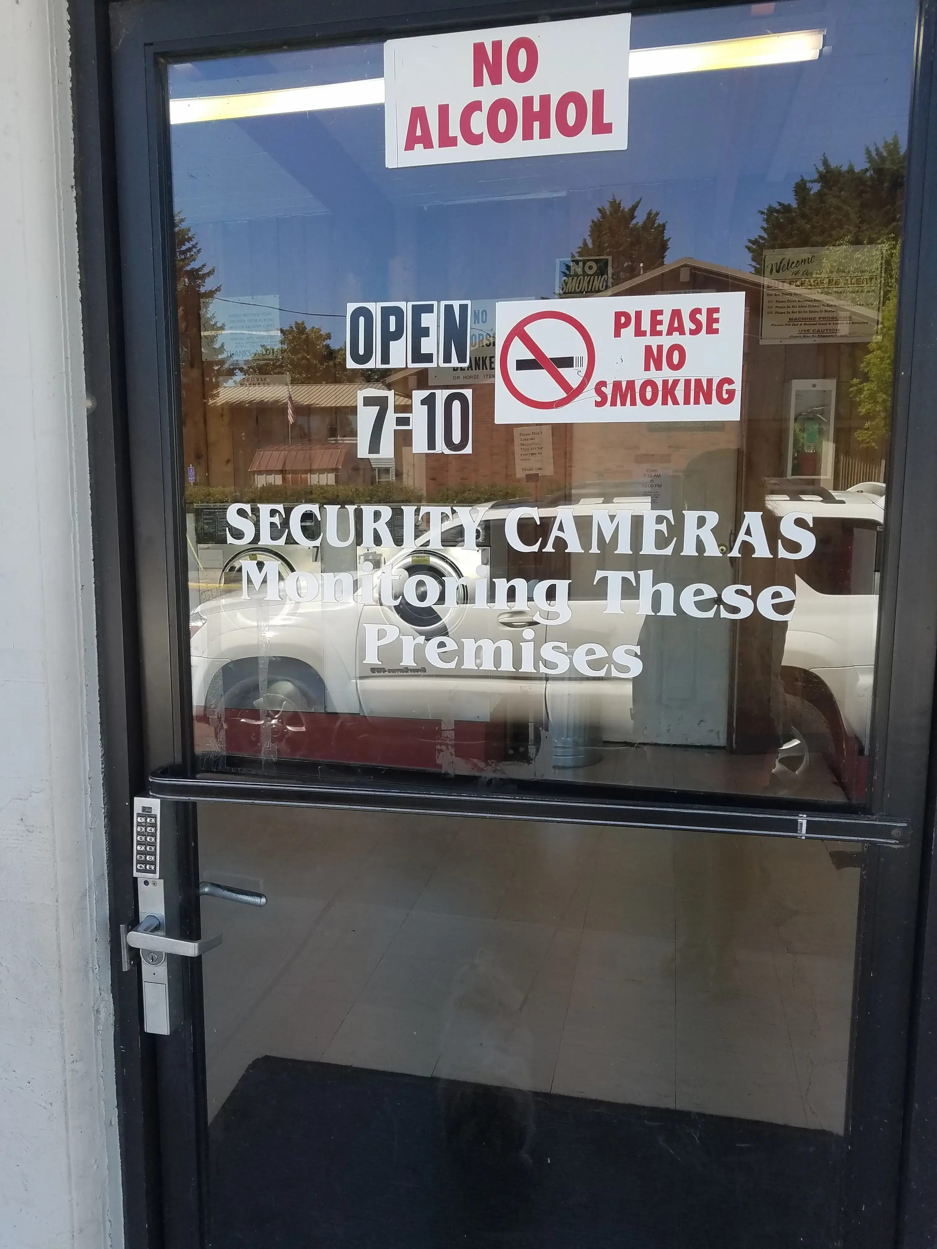 Holly St. Laundromat - Image 5