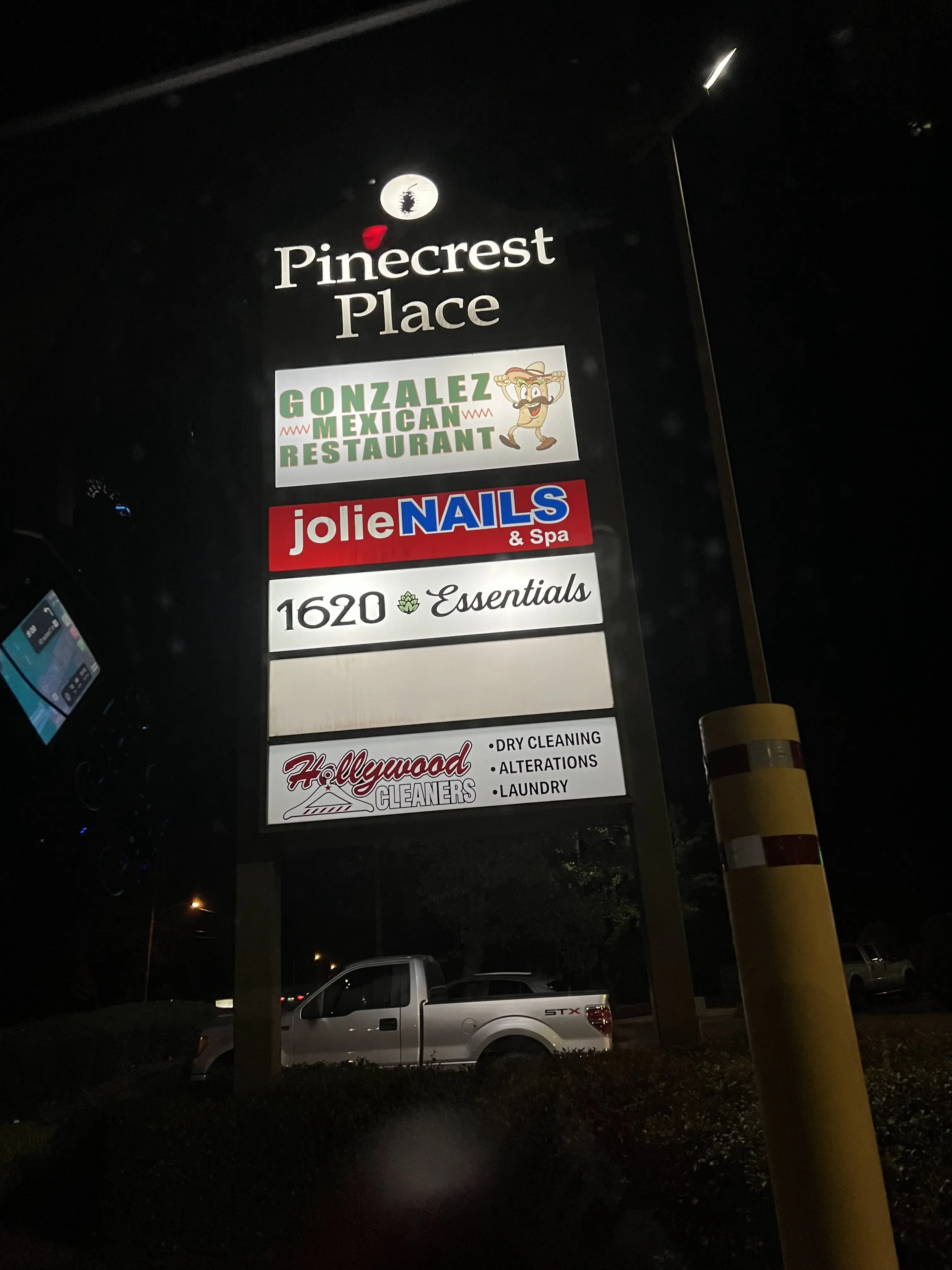 Hollywood Cleaners - Ruston 24/7 thumbnail 4