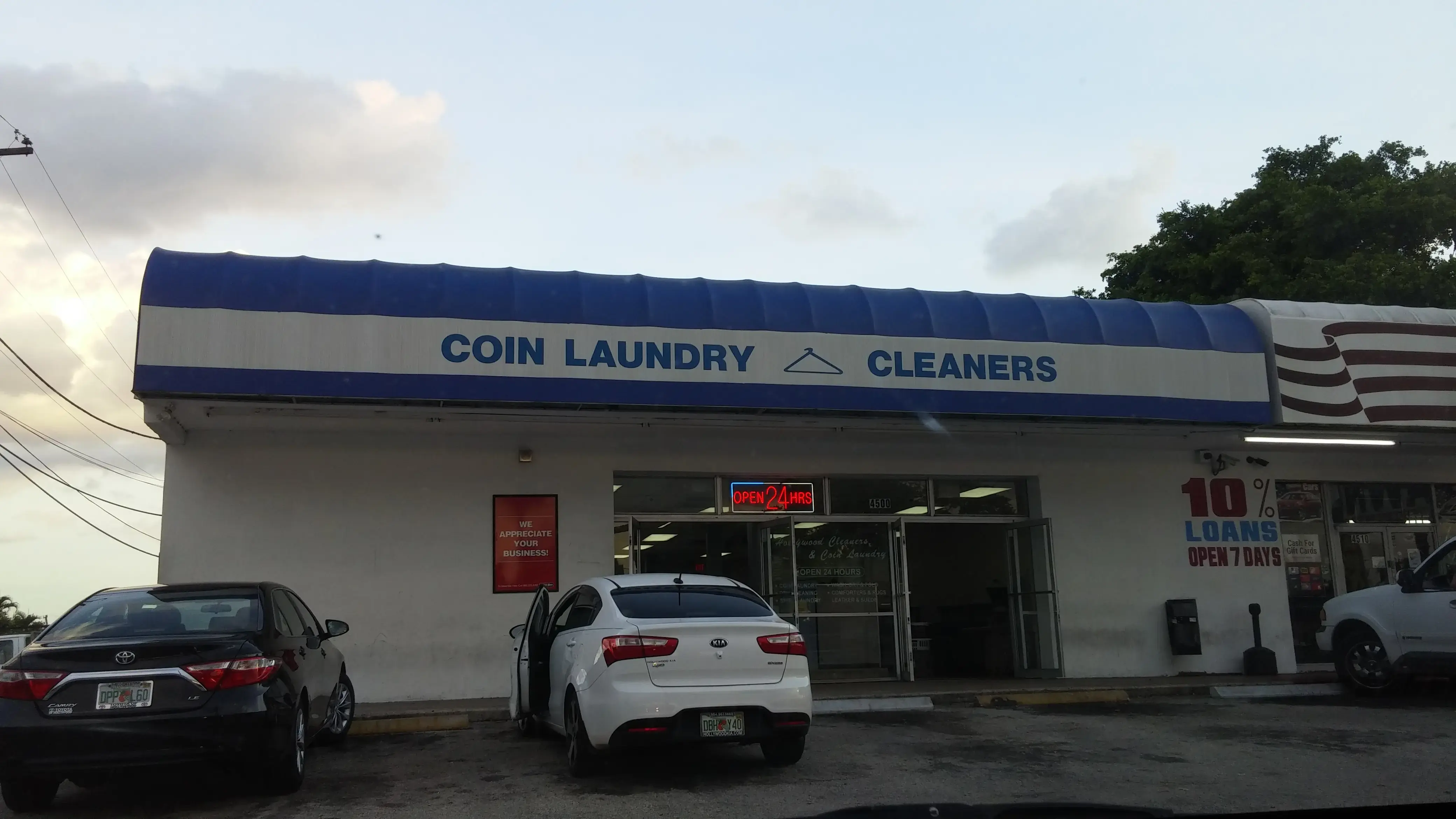 Hollywood Coin Laundry thumbnail 7