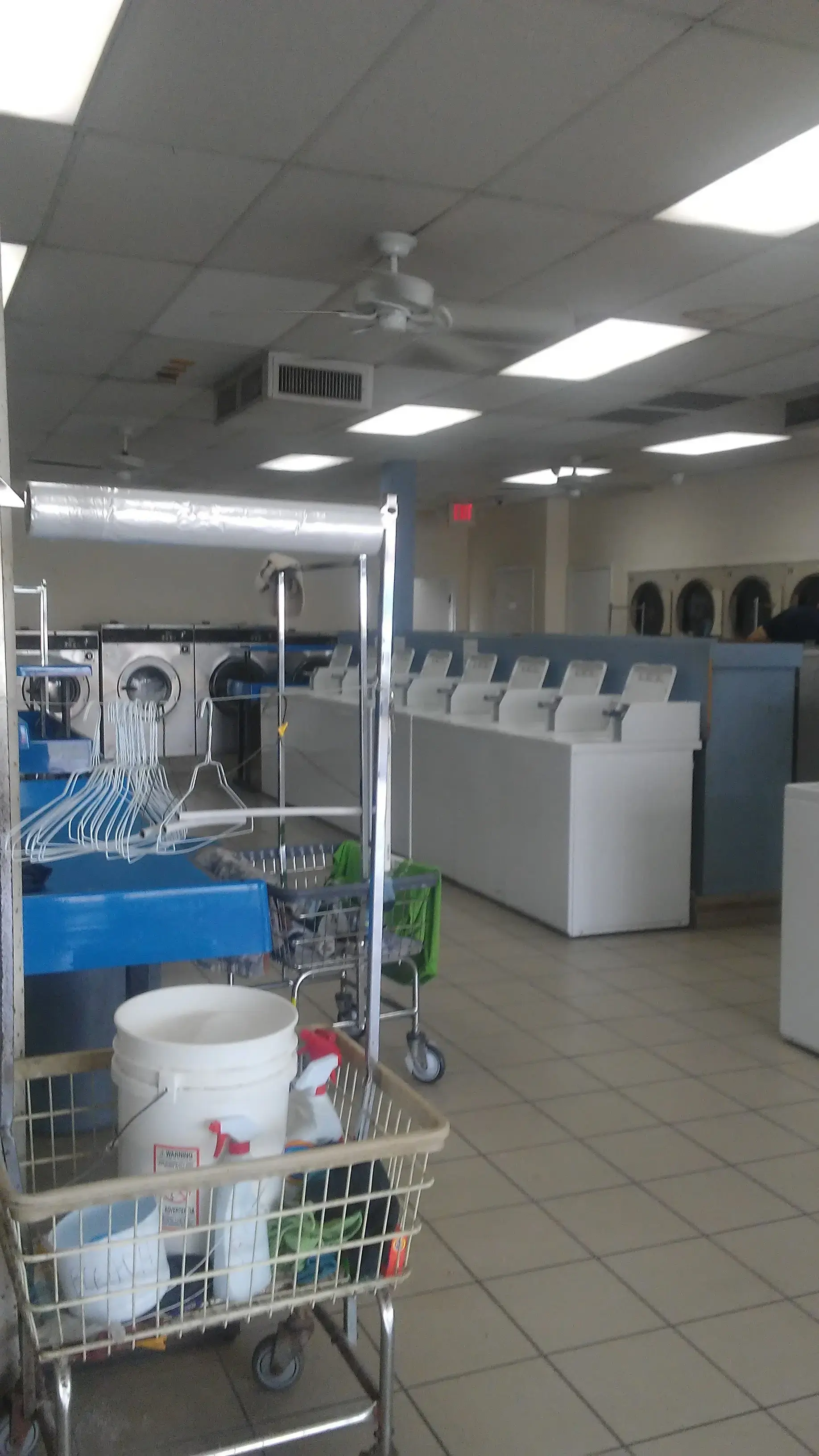 Hollywood Coin Laundry thumbnail 15