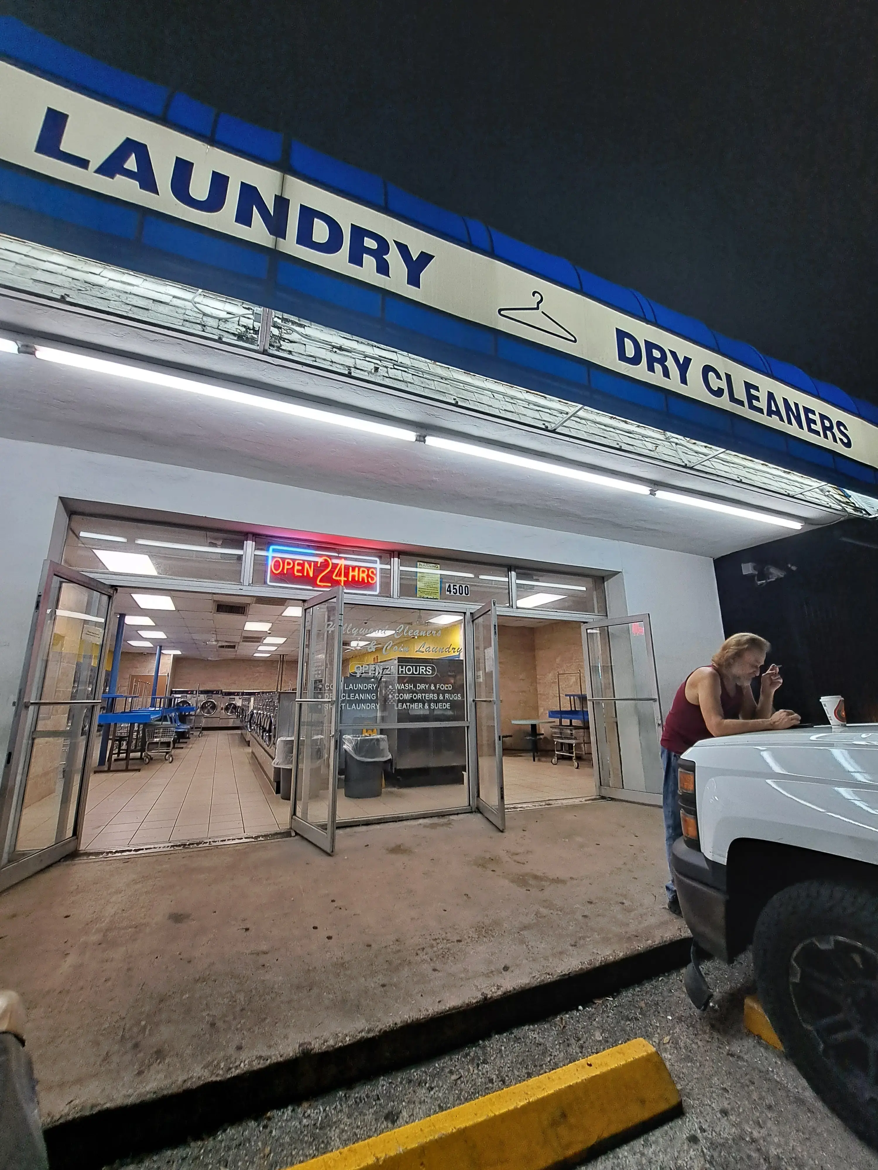 Hollywood Coin Laundry thumbnail 6
