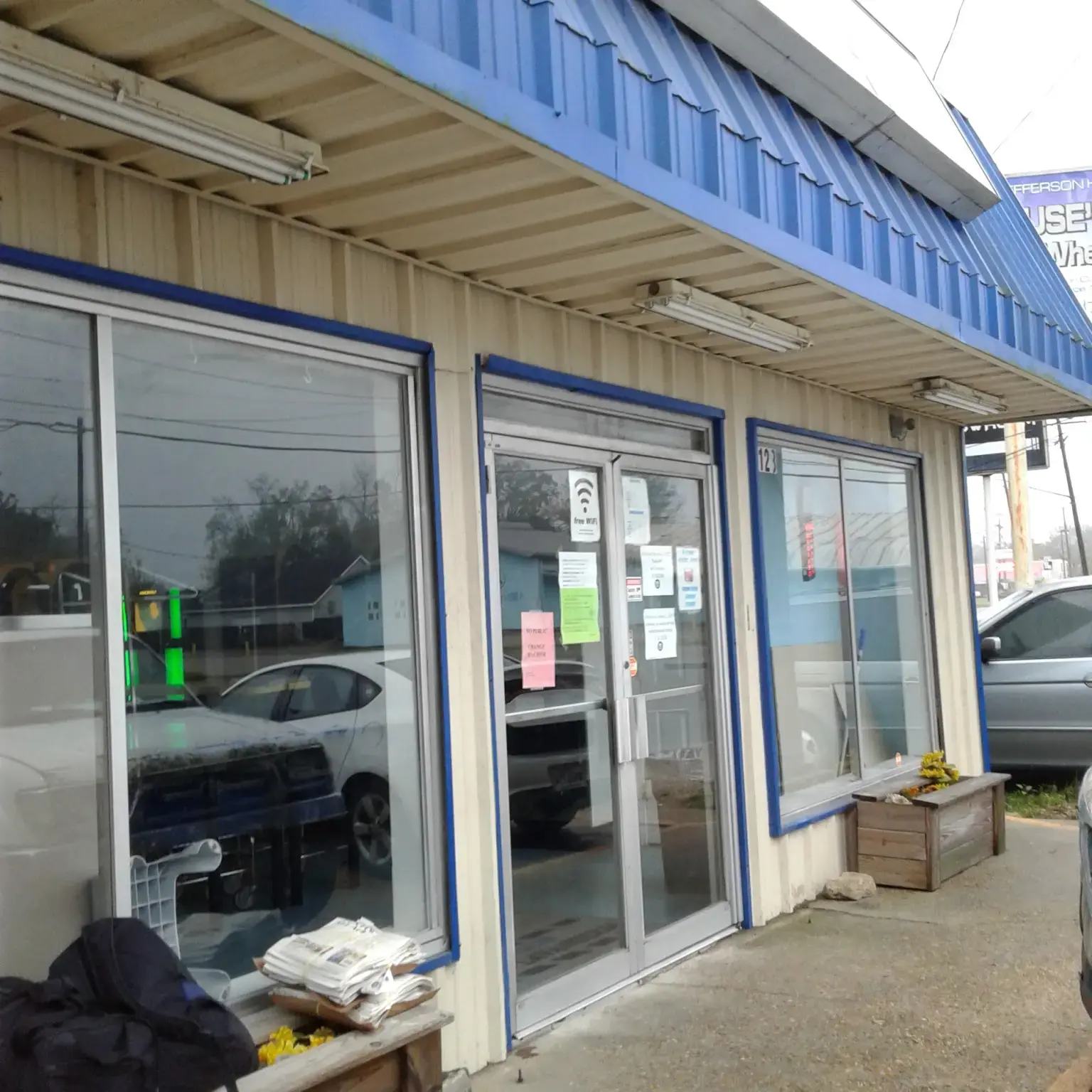 Hollywood Coin Operated Laundry - Image 12