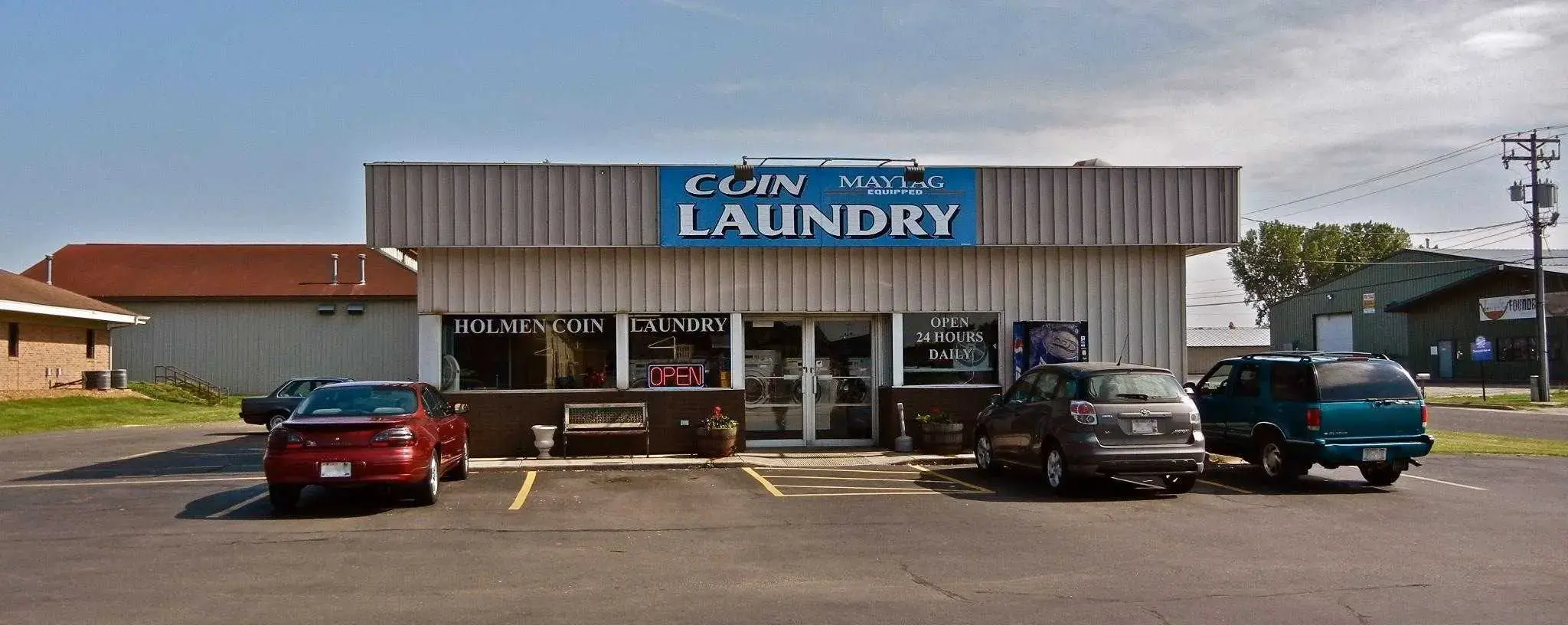 Holmen Coin Laundry thumbnail 7