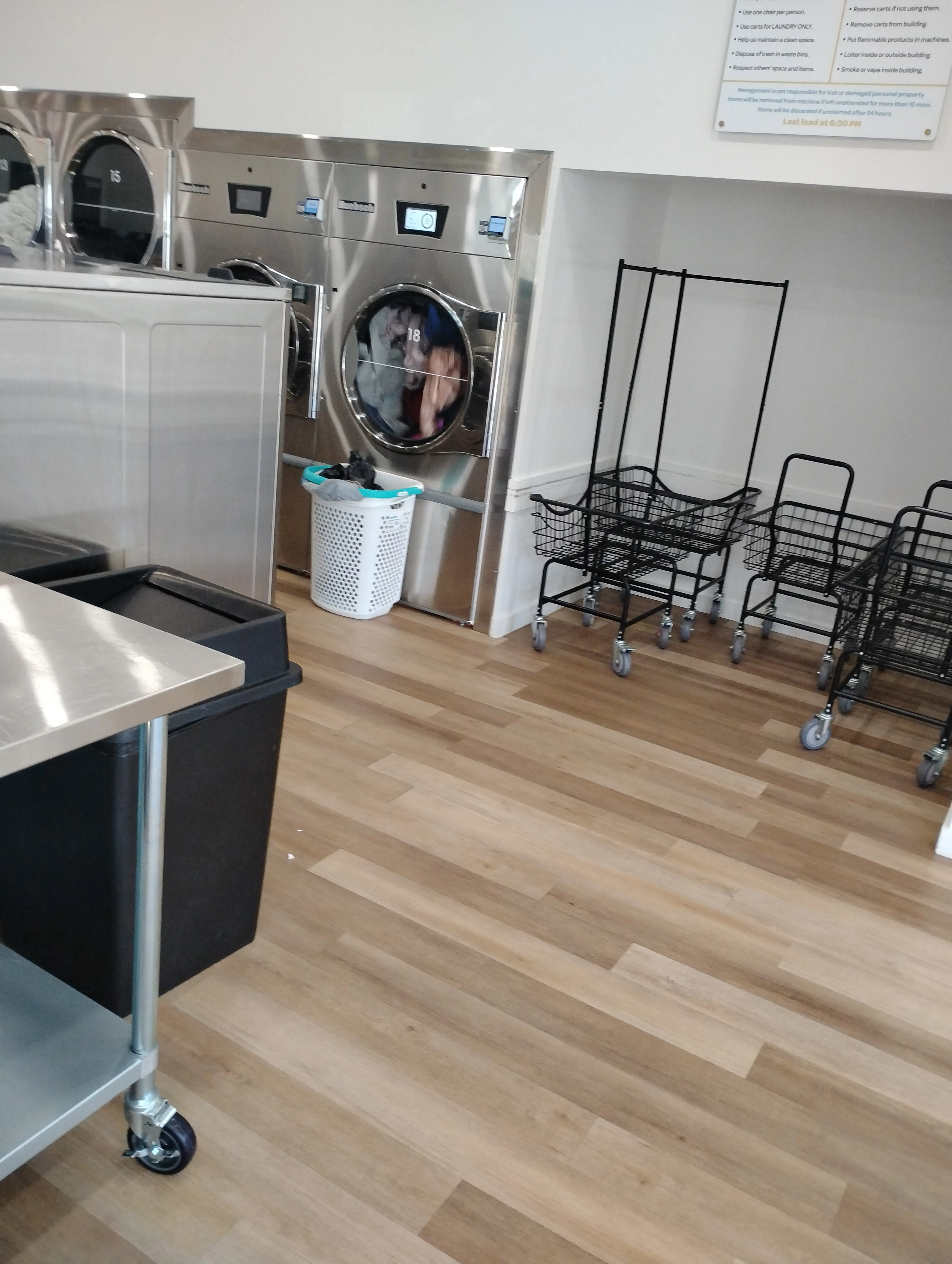 Holy Sheets Laundromat - Image 5