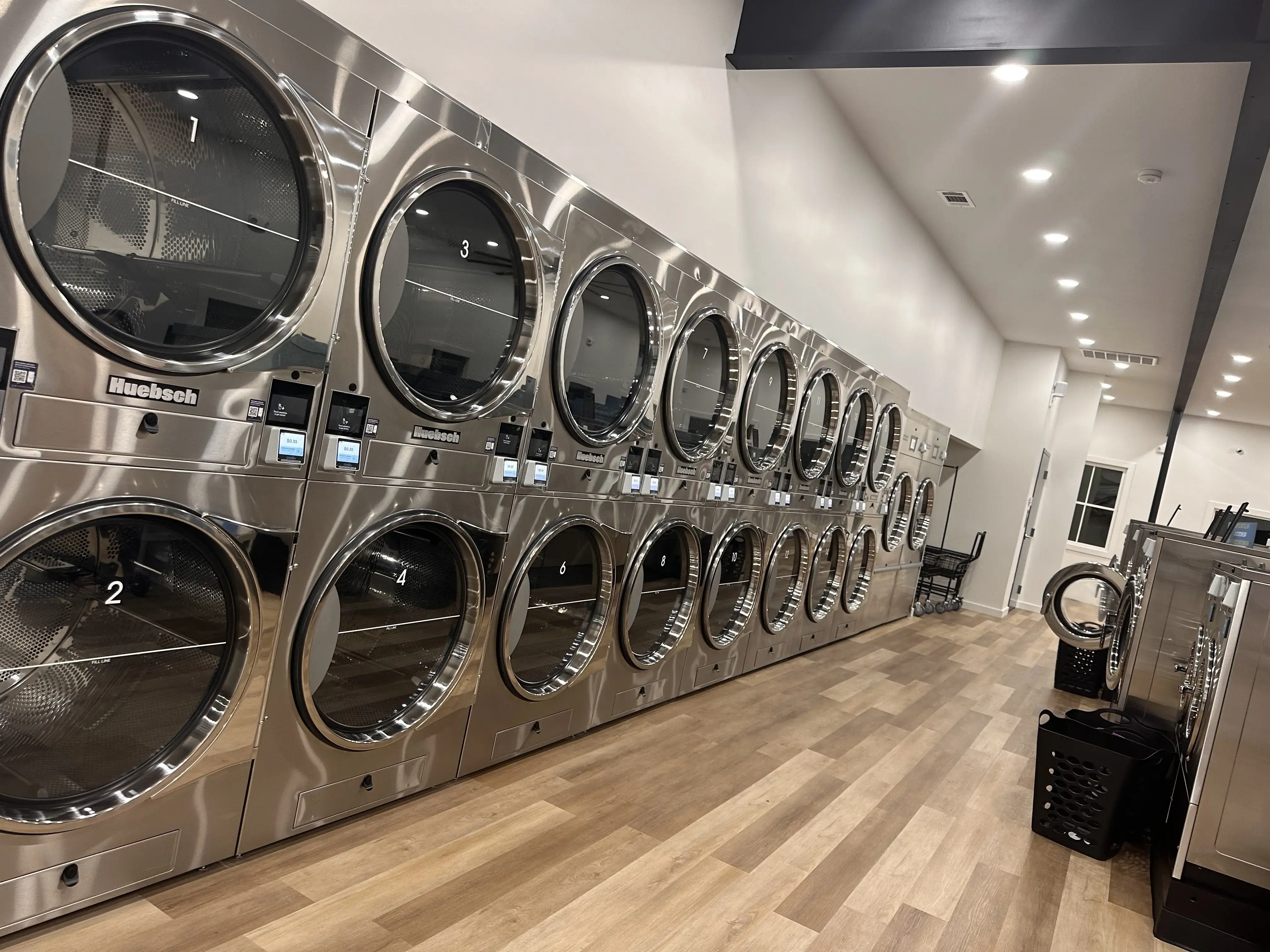 Holy Sheets Laundromat thumbnail 13