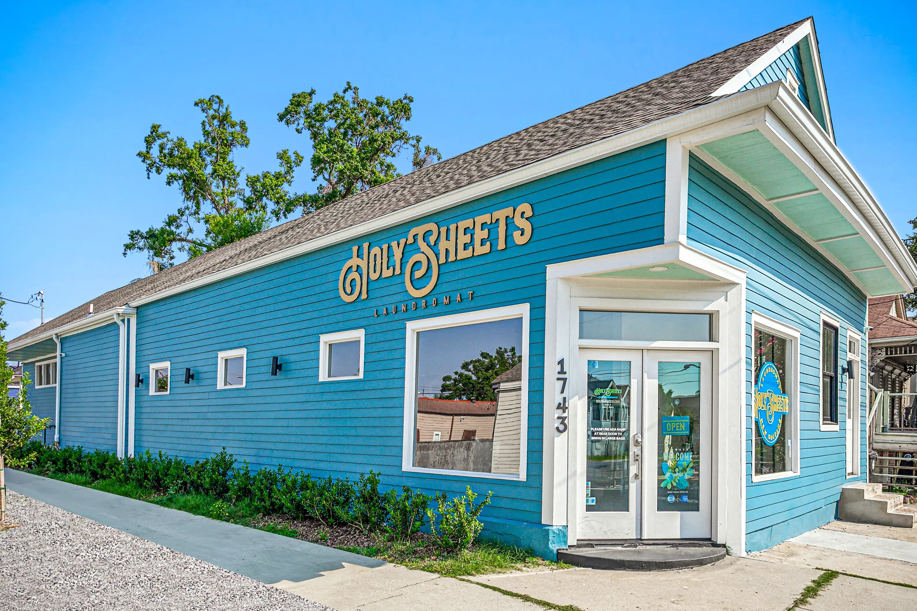 Holy Sheets Laundromat thumbnail 3